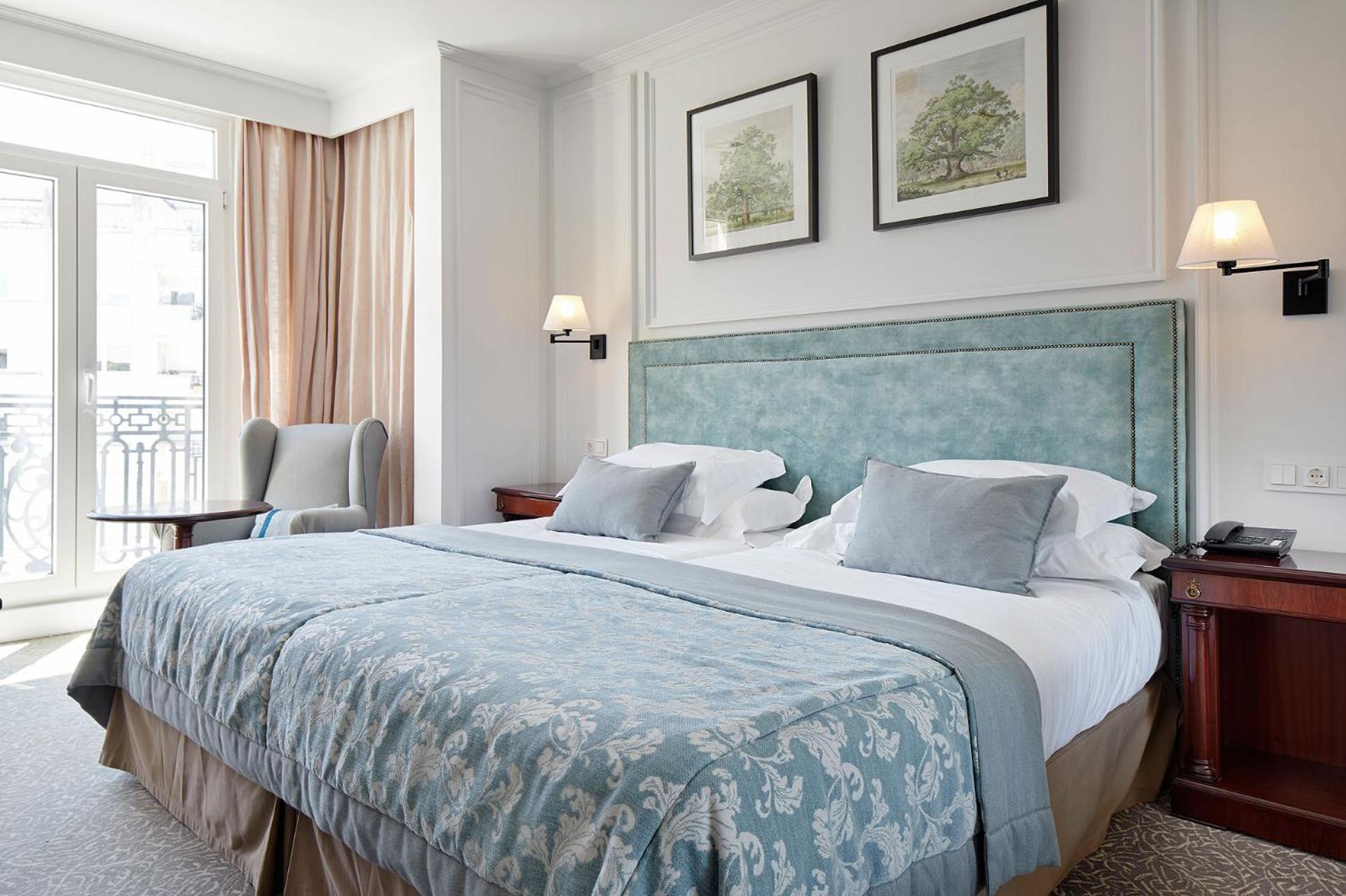 Classic Double or Twin Room with City View - Photo 1