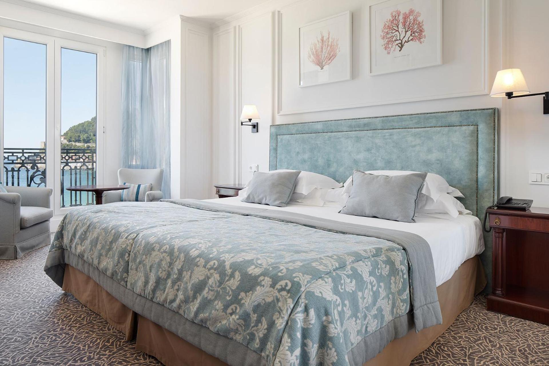 Classic Double or Twin Room with Sea View - Photo 4