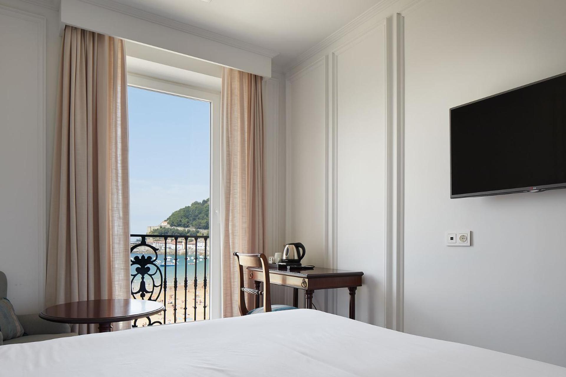 Petite Double Room with Sea View  - Photo 1