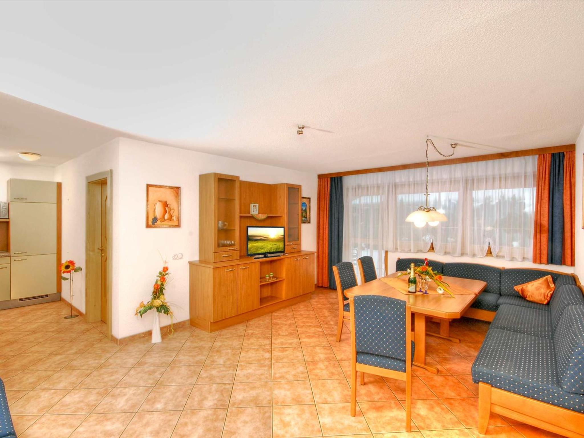 Luxury Three-Bedroom Apartment photo 3