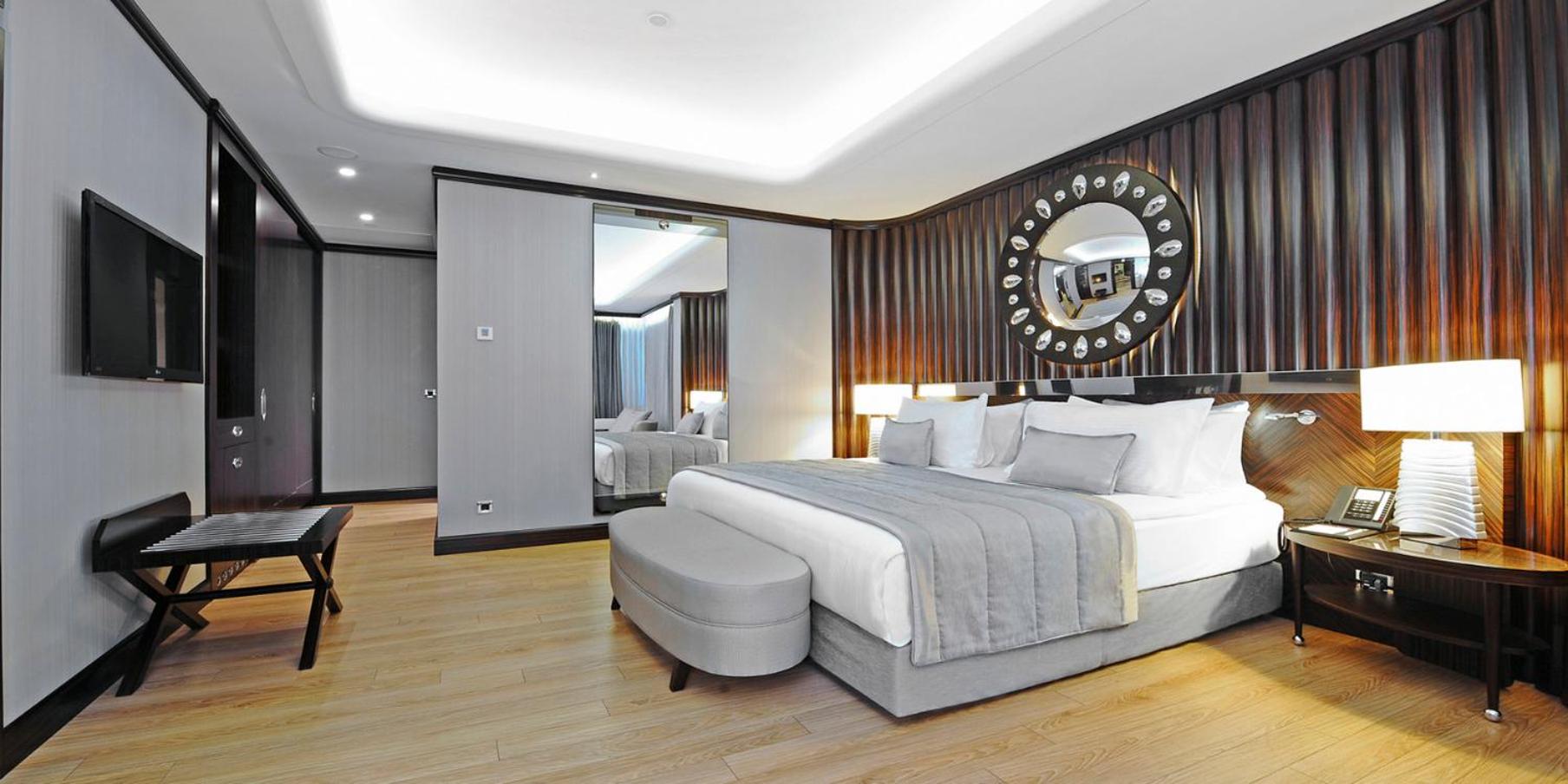 Premium Corner King Room - Smoking