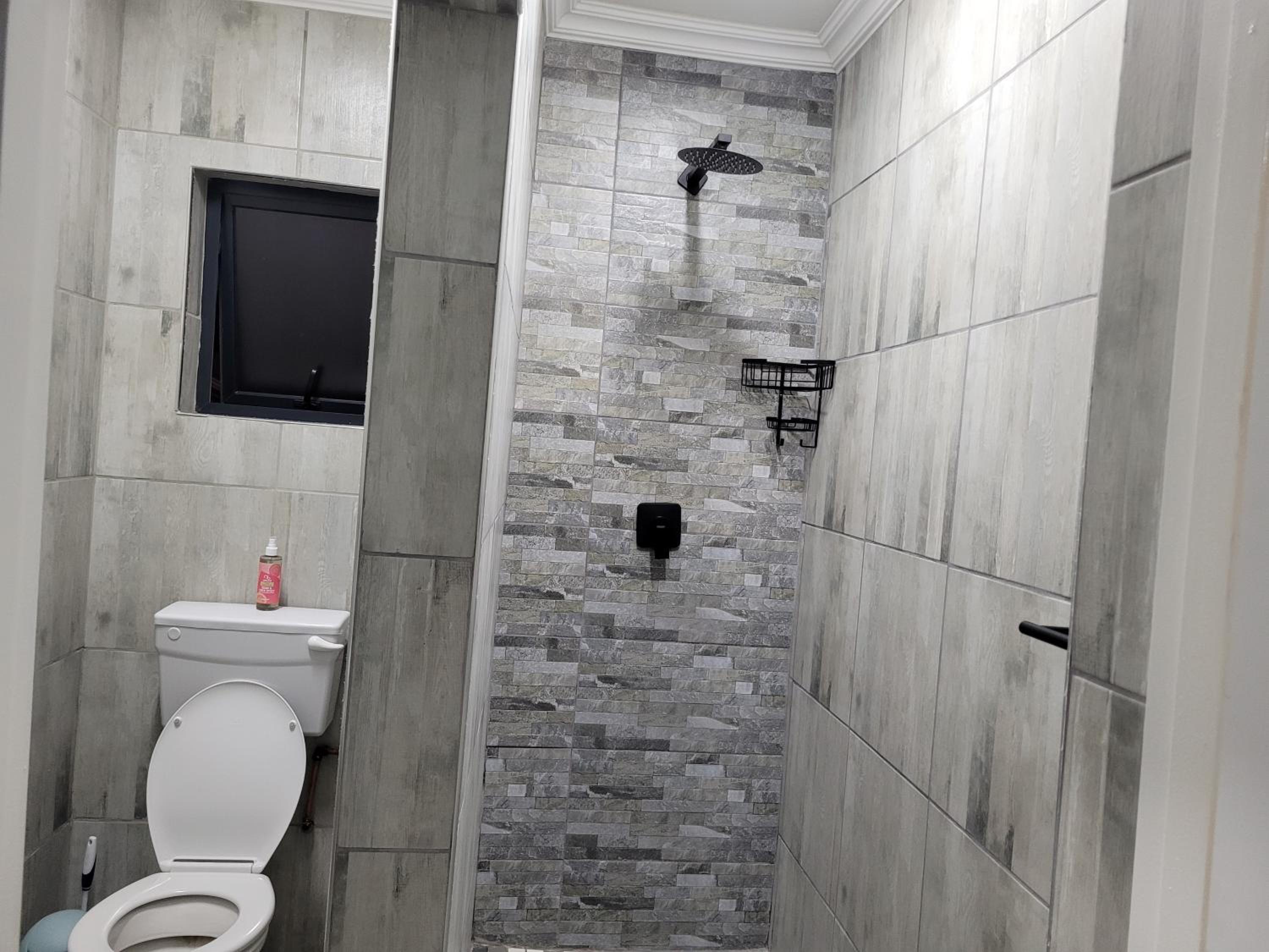 Double Room with Private Bathroom photo 2
