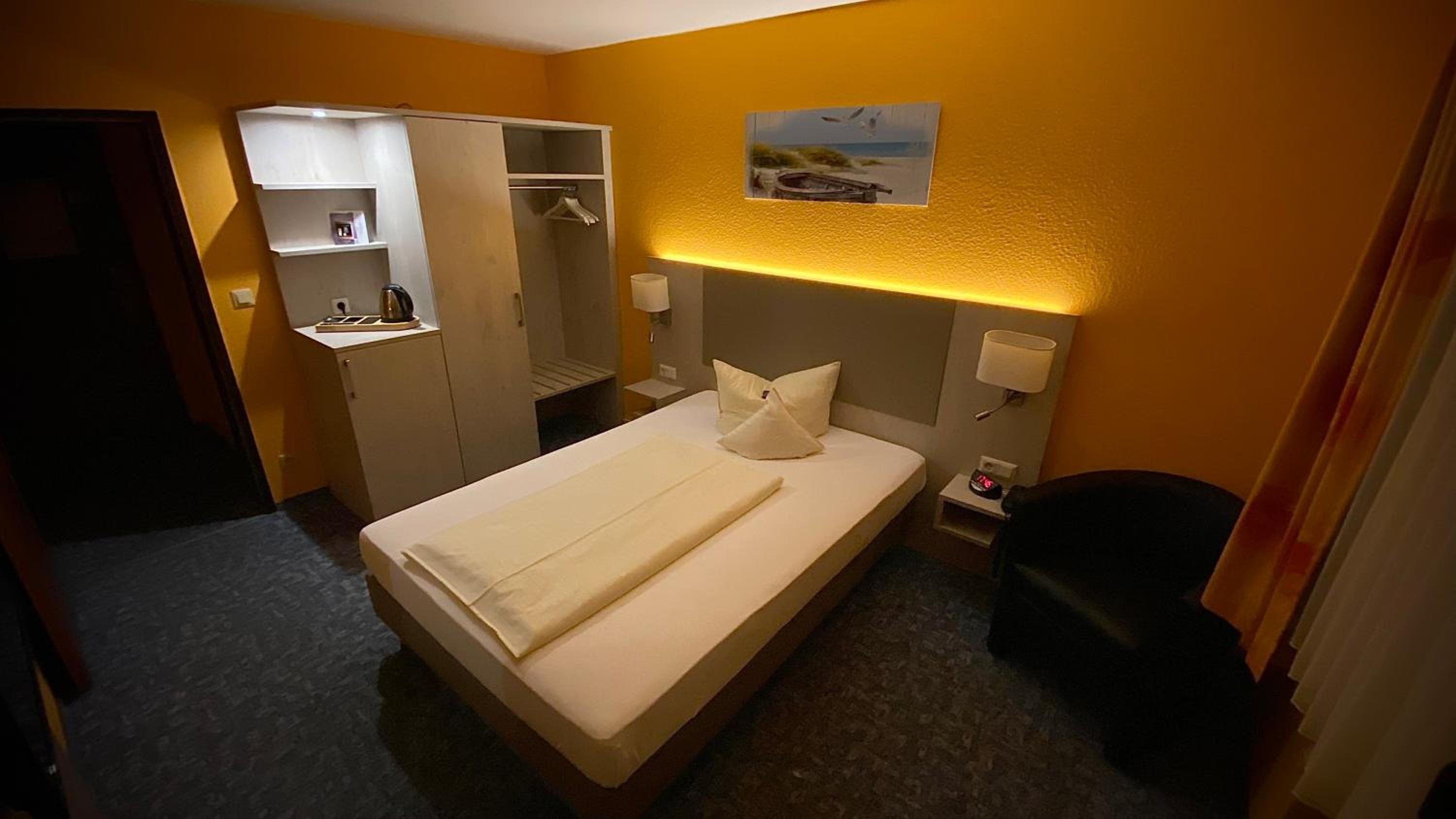 Standard Single Room photo 2