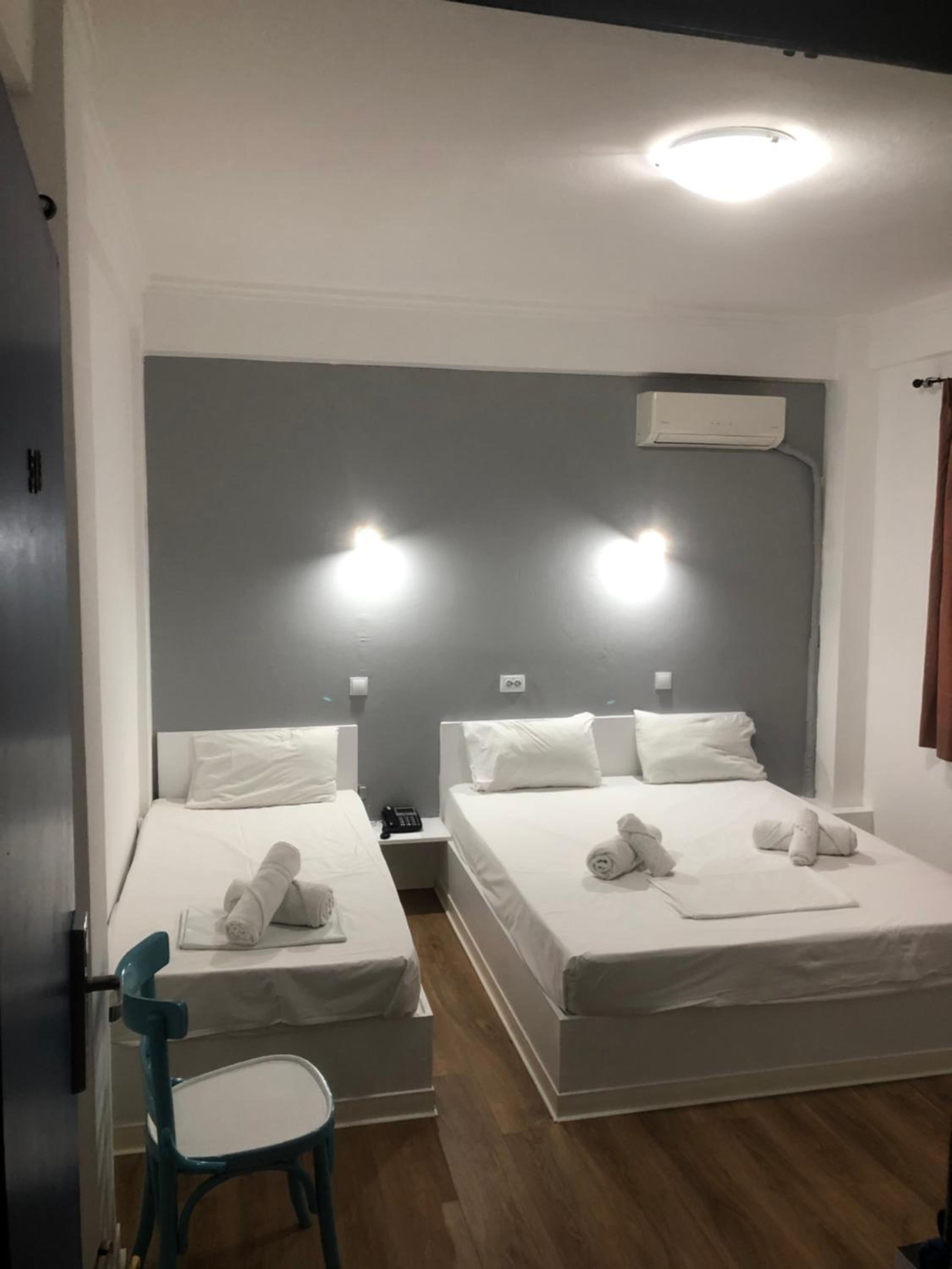 Triple Room with Private Bathroom photo 1