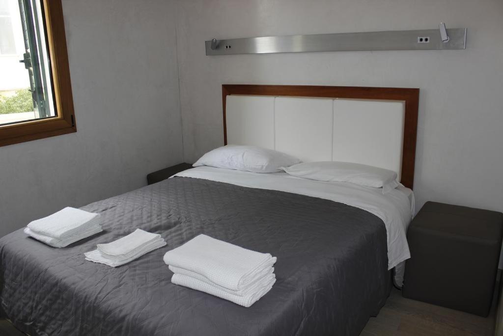 Apartment with Sea View - Photo 3