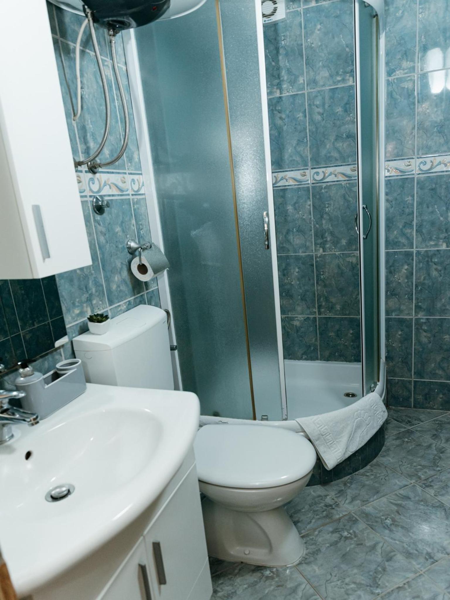 One Bedroom Apartment with Terrace - Photo 5