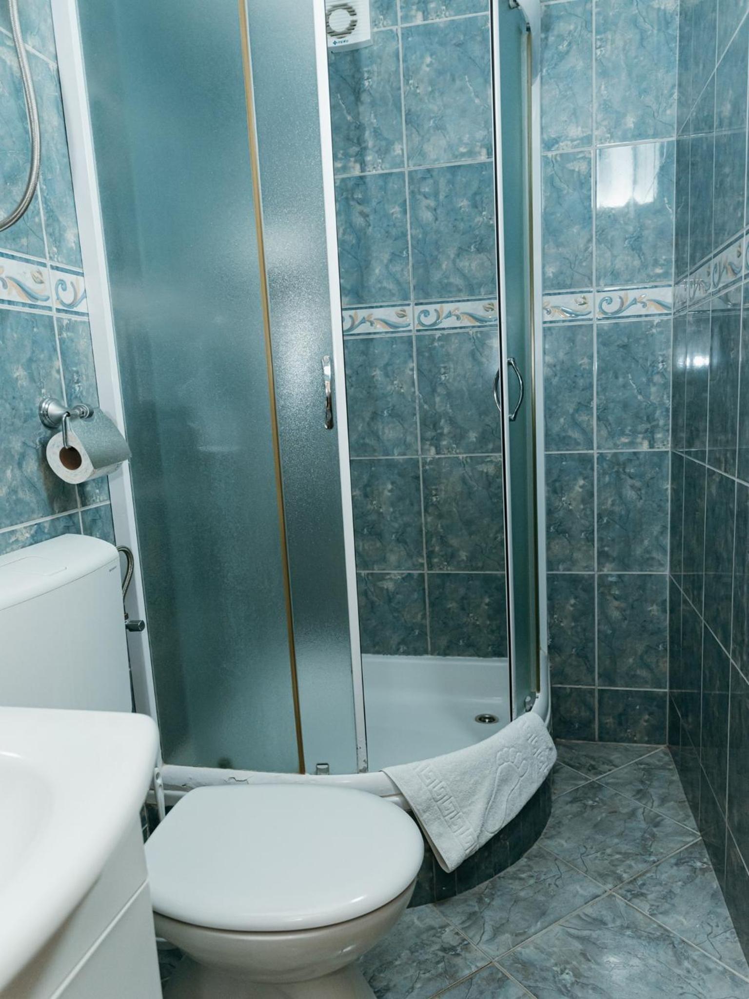 One Bedroom Apartment with Terrace - Photo 8
