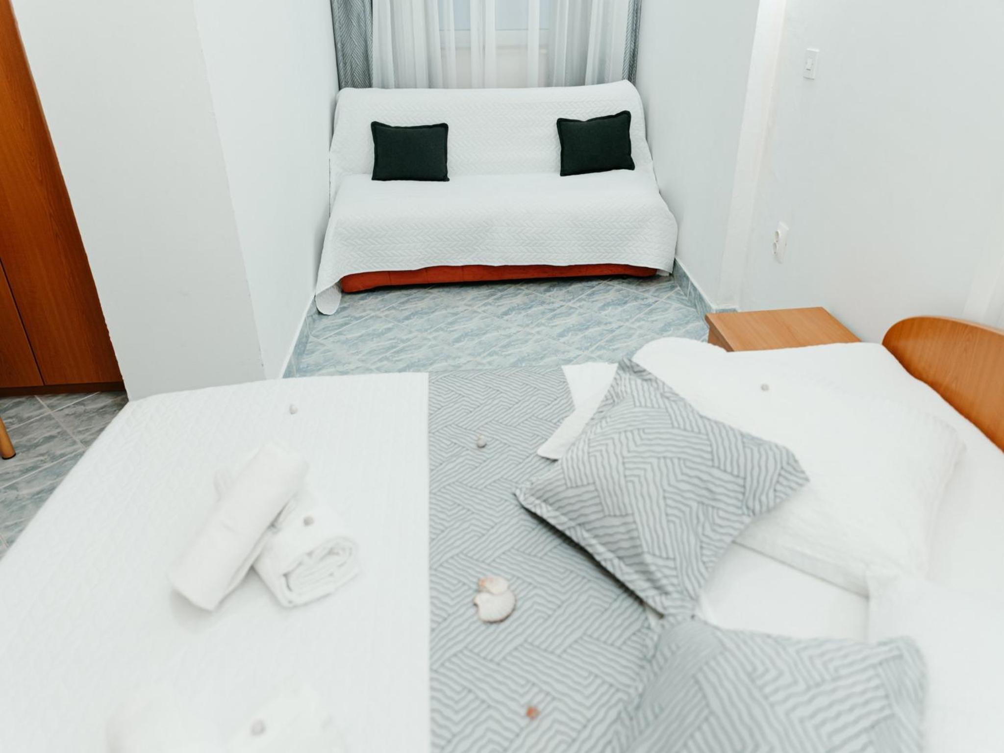 One Bedroom Apartment with Balcony and Sea View - Photo 27