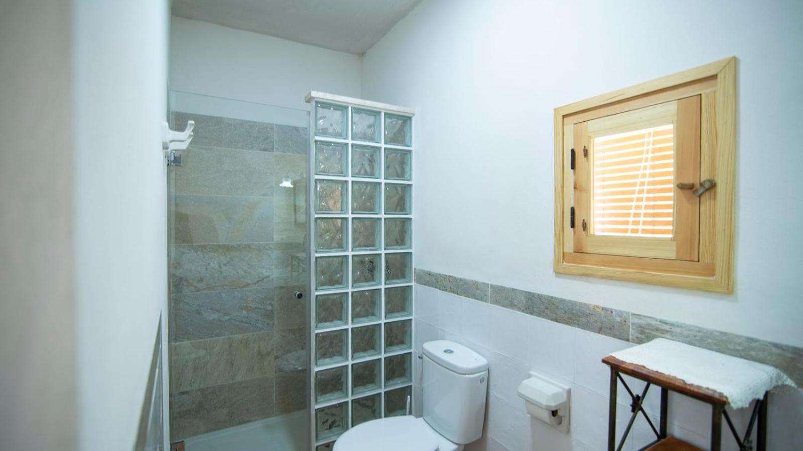 Four-Bedroom House photo 3