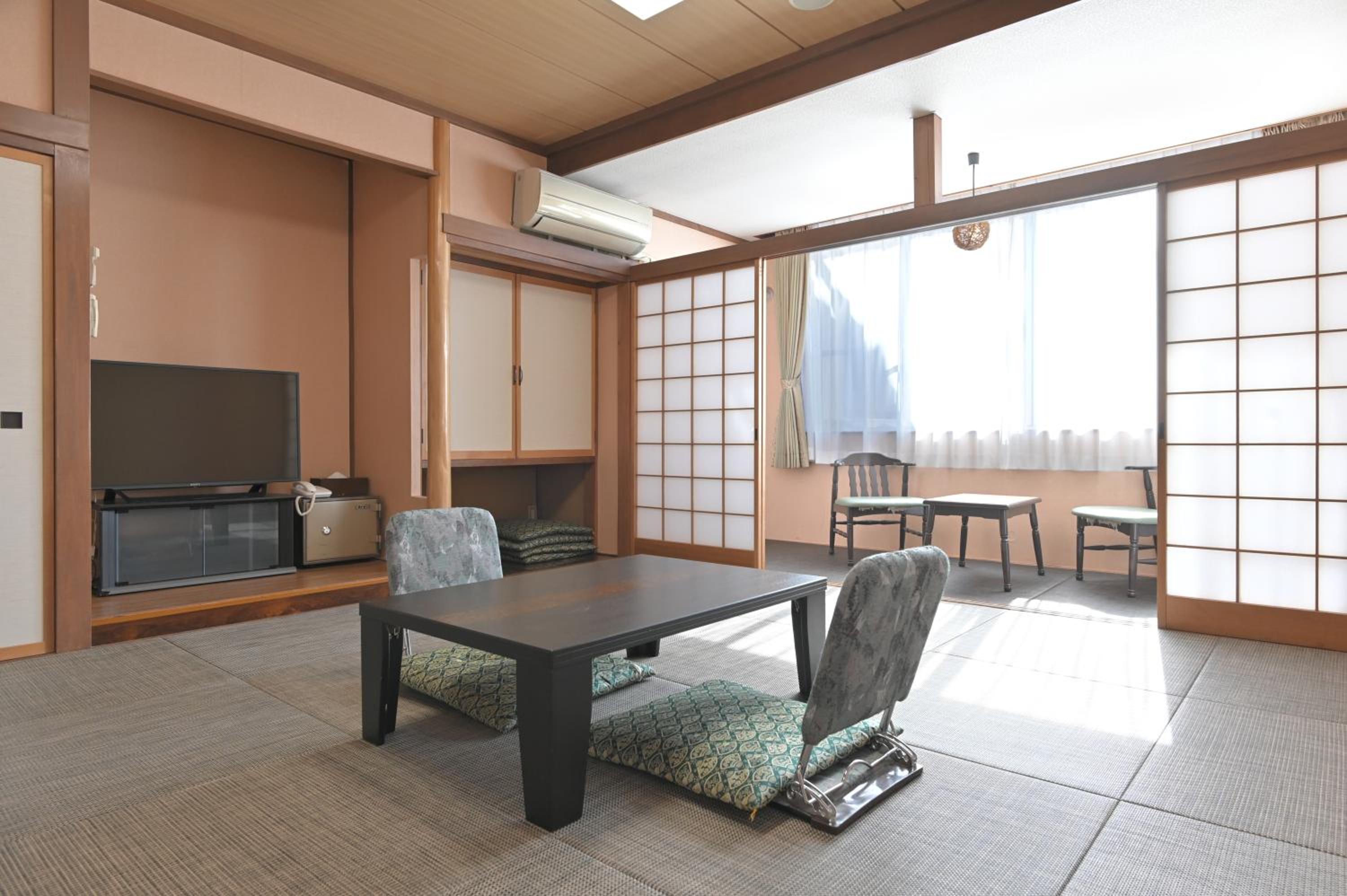 Japanese-Style Quadruple Room photo 1