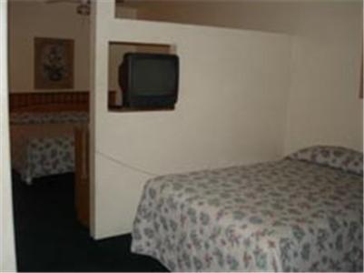 Deluxe Queen Suite photo 1