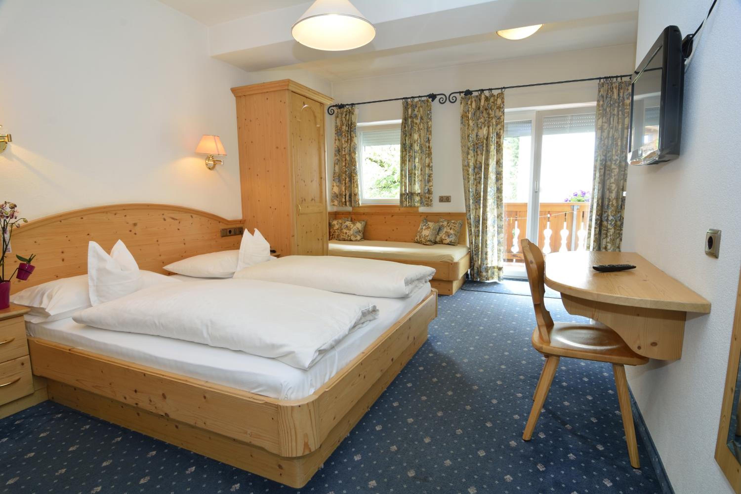 Standard Double Room - Photo 3