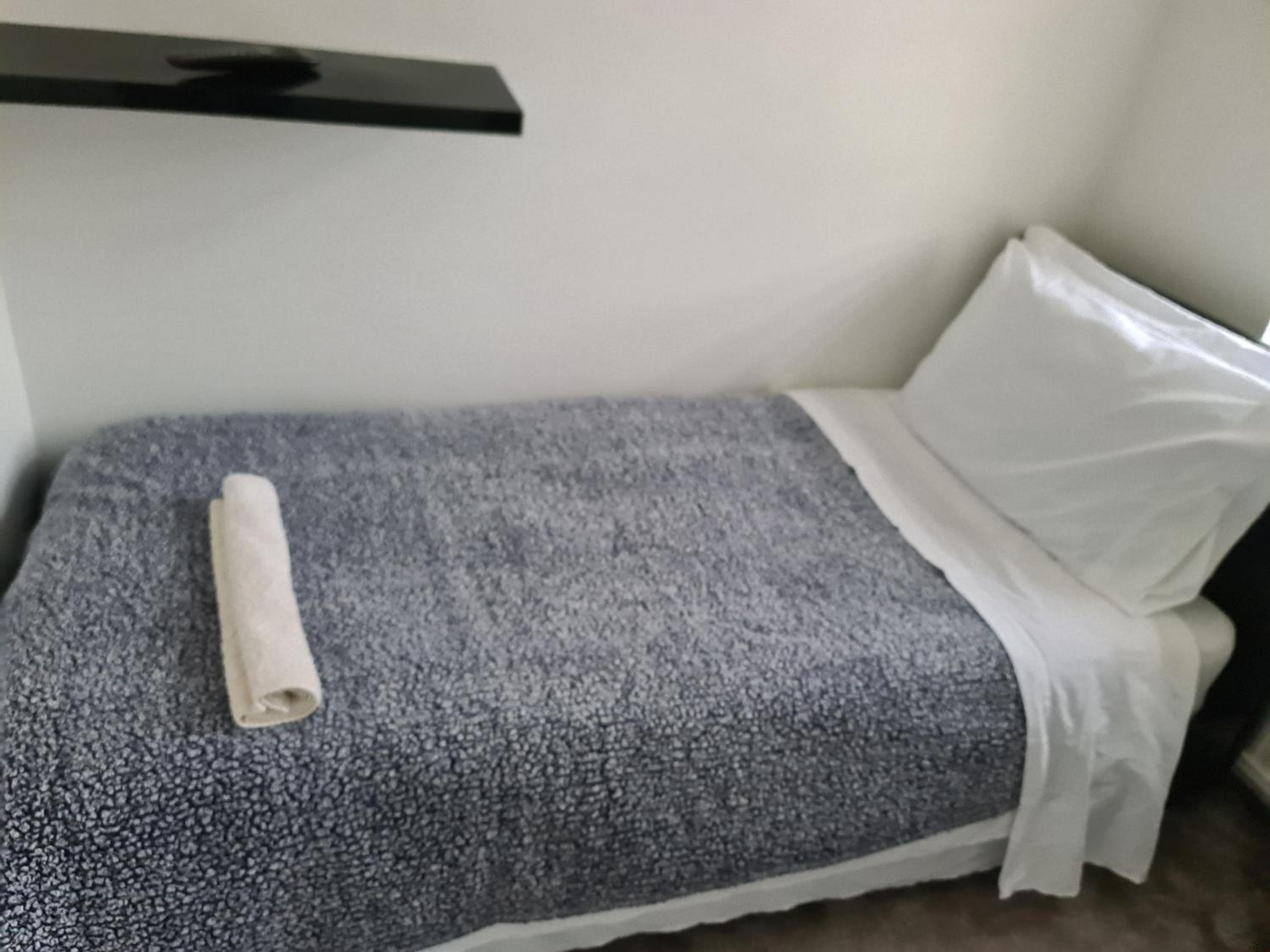 Standard Single Room With Shared Bathroom photo 3