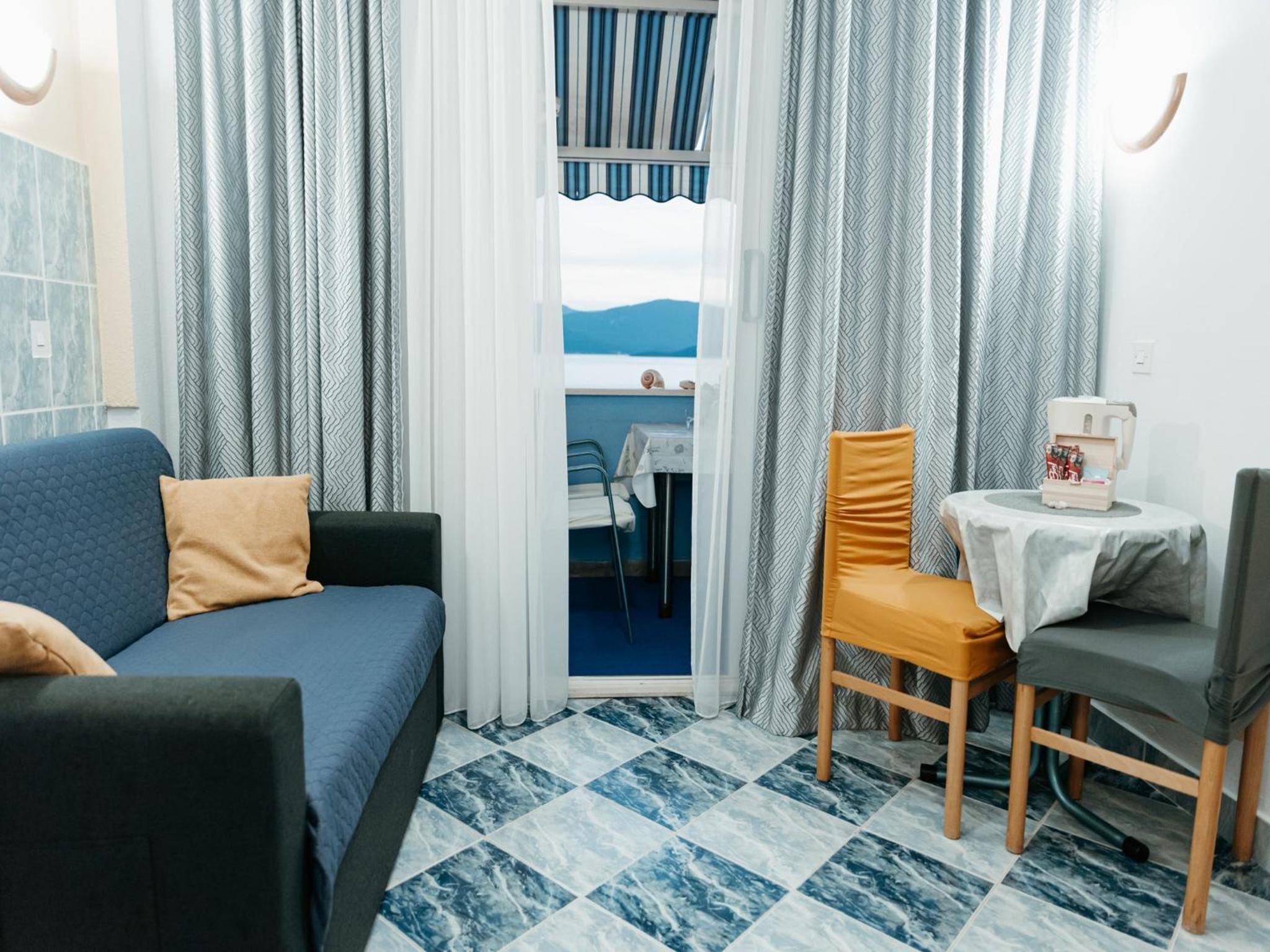 One Bedroom Apartment with Balcony and Sea View - Photo 23