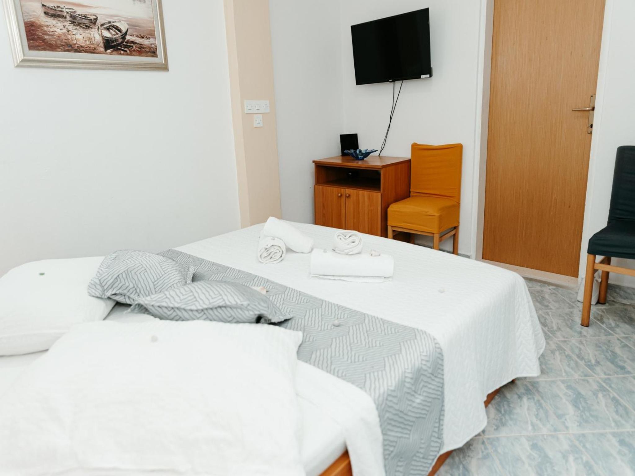 One Bedroom Apartment with Balcony and Sea View - Photo 28