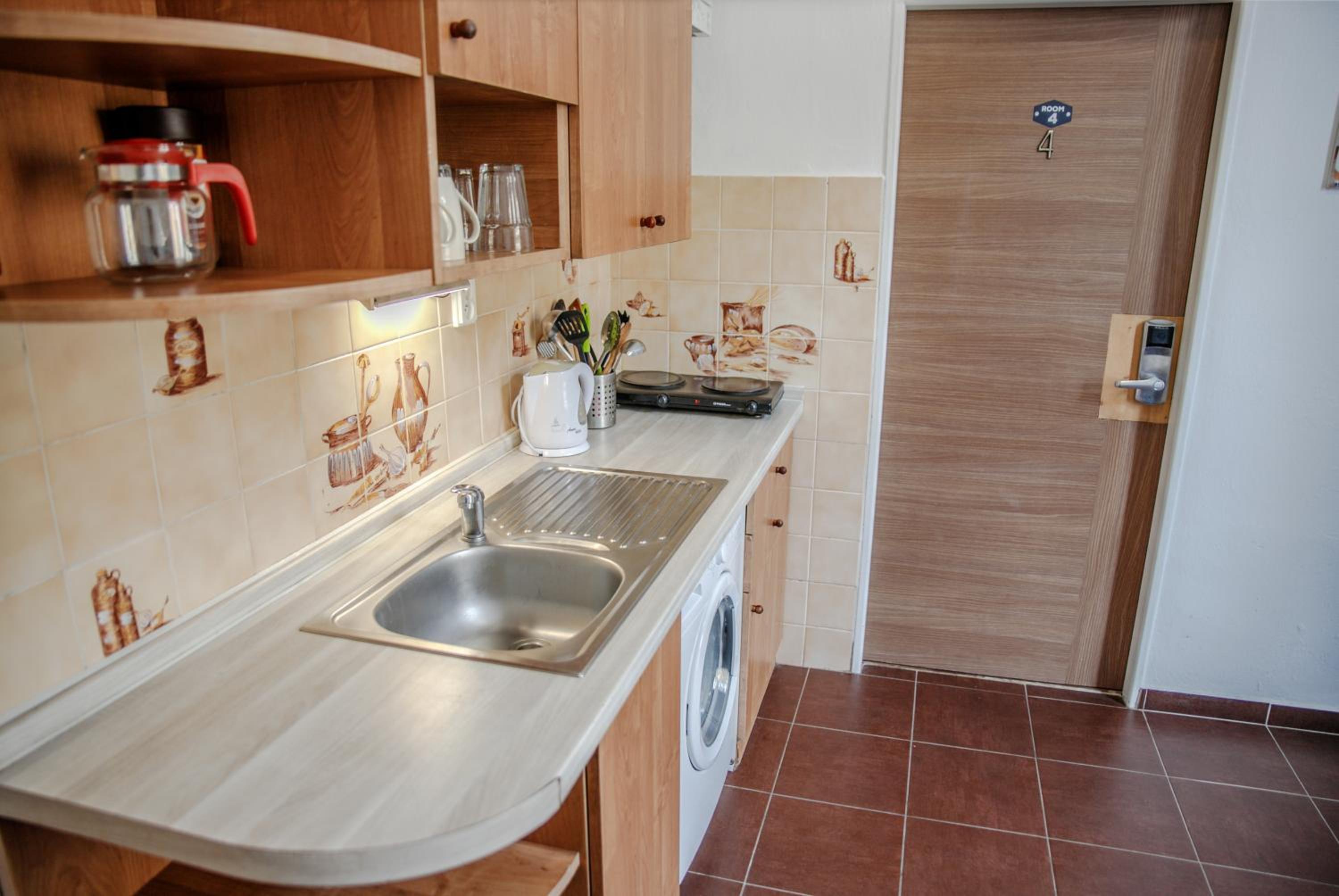 Single Bed in Female Dormitory Room with Shared Bathroom photo 3