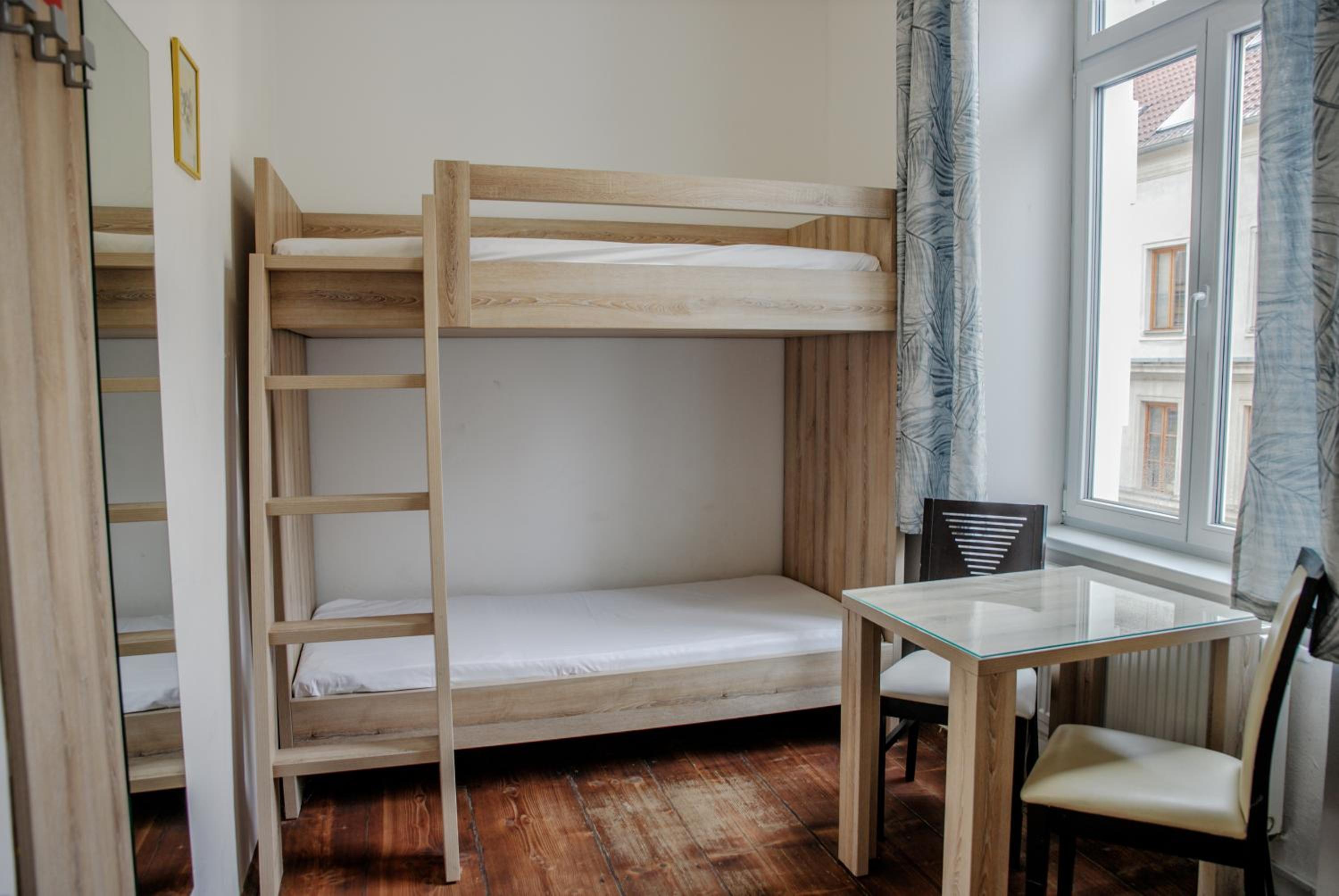 Basic Twin Room with Bunk Beds and Shared Bathroom photo 1