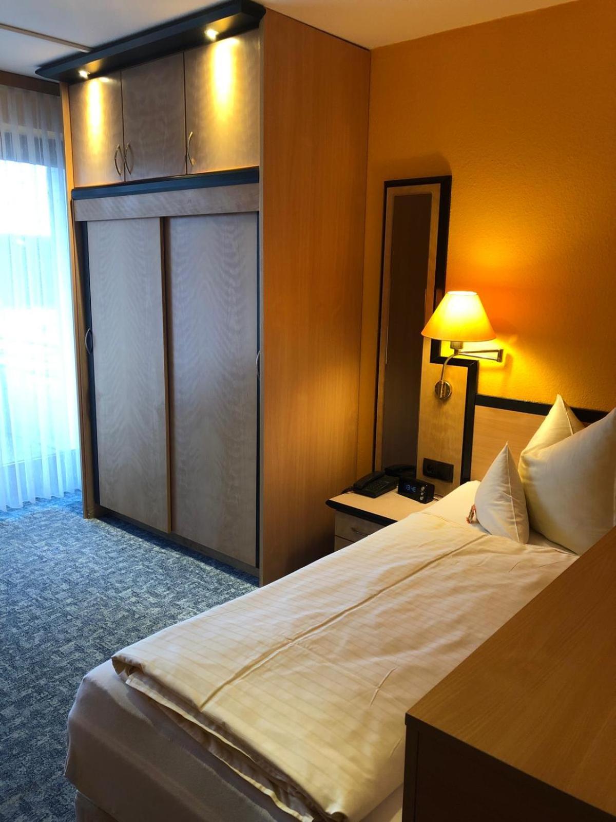 Single Room photo 2