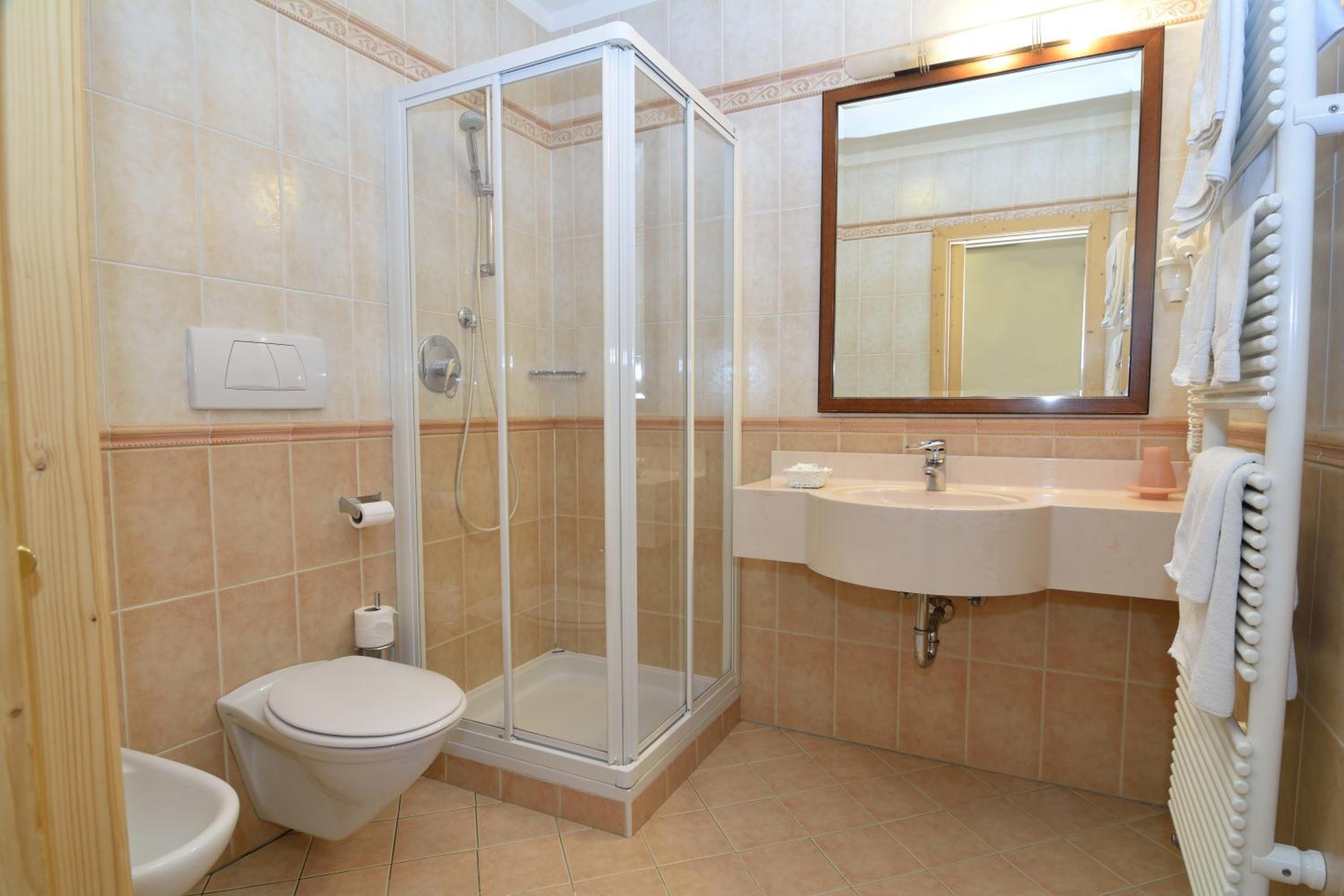 Standard Double Room - Photo 2