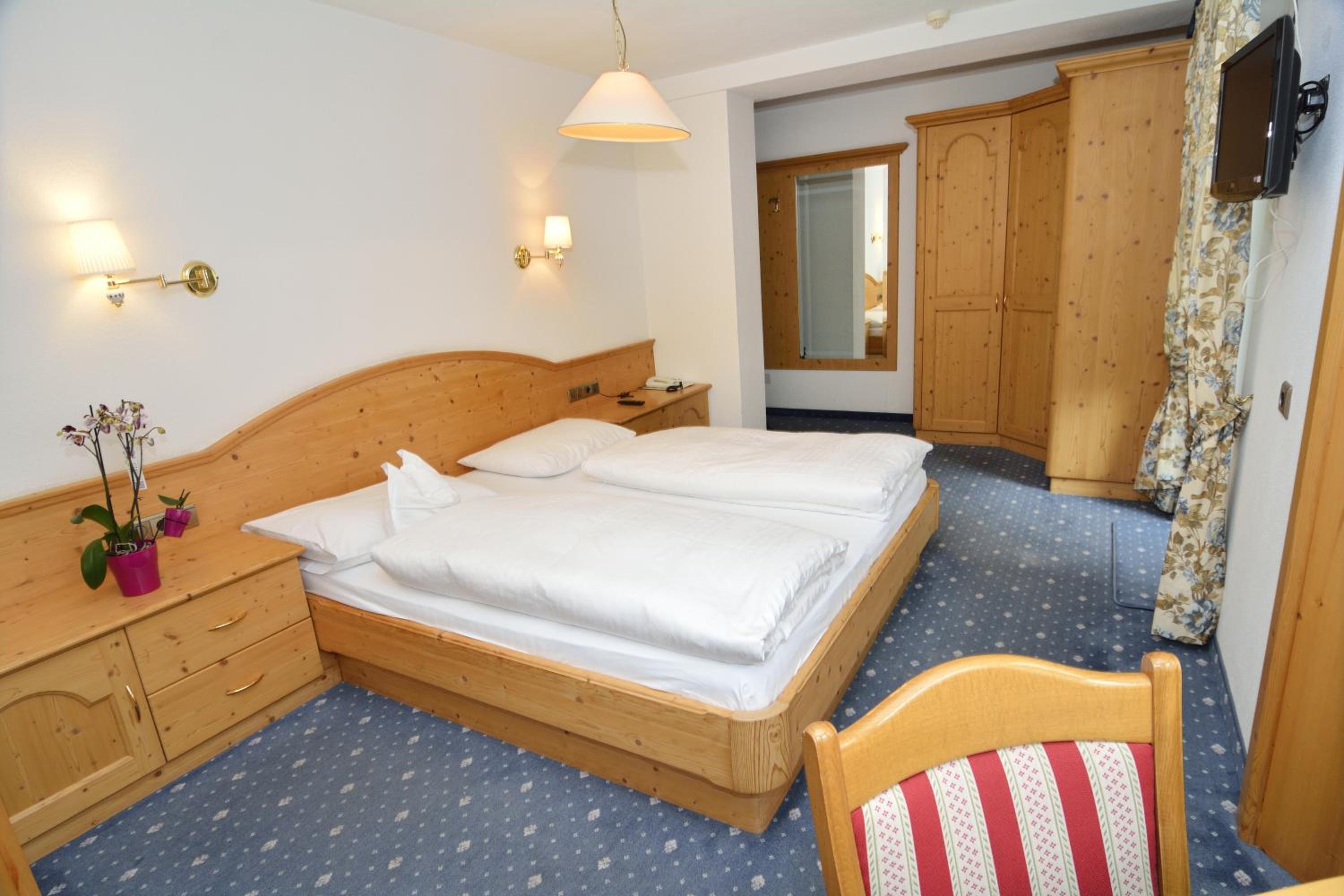 Standard Double Room - Photo 1