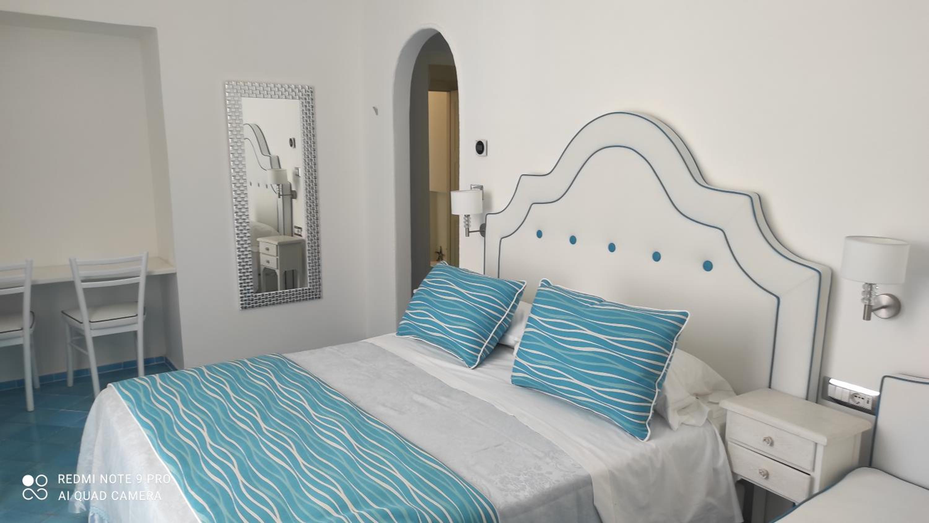 Double or Twin Room with View - Photo 4