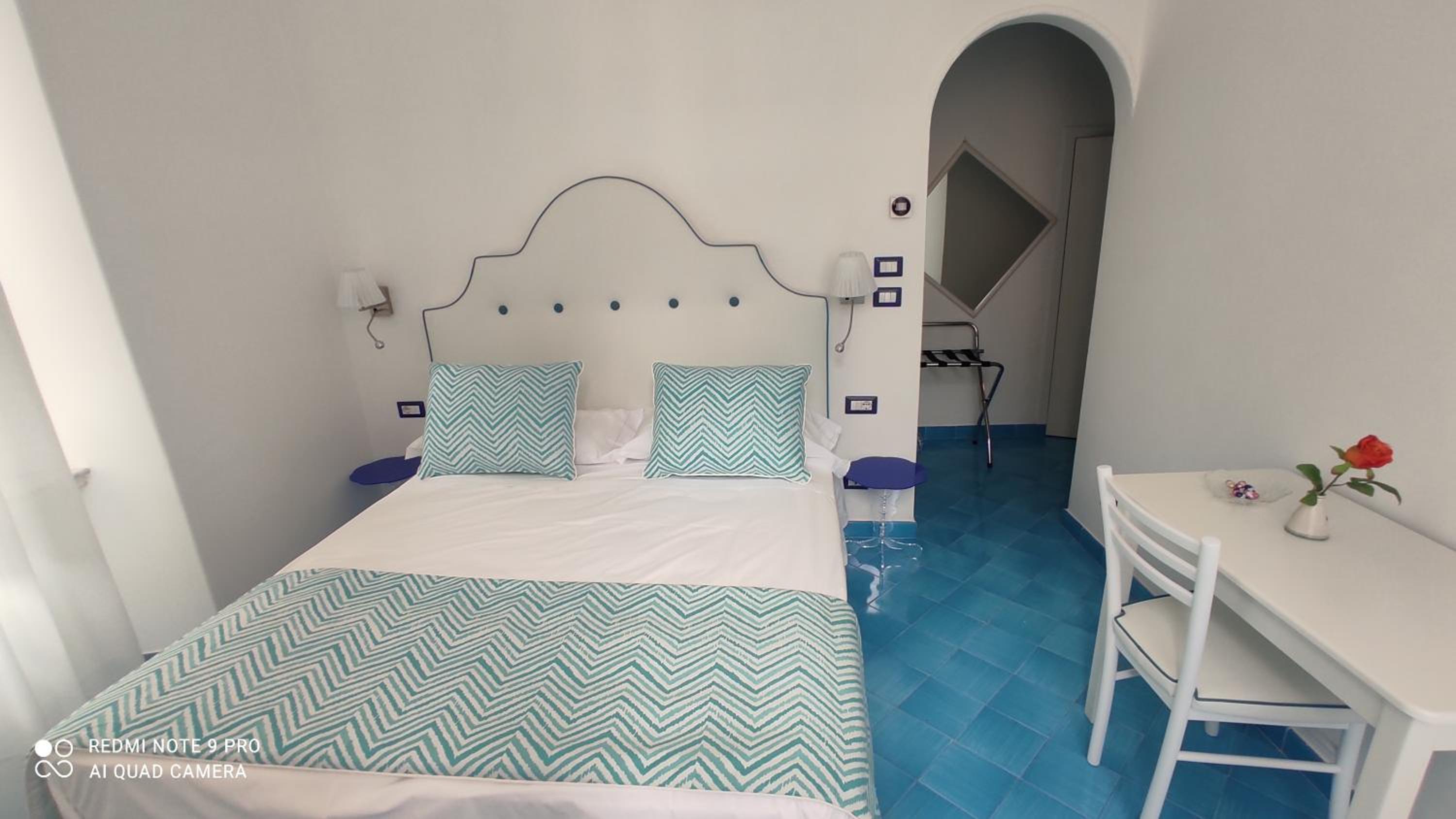 Double or Twin Room with View - Photo 15