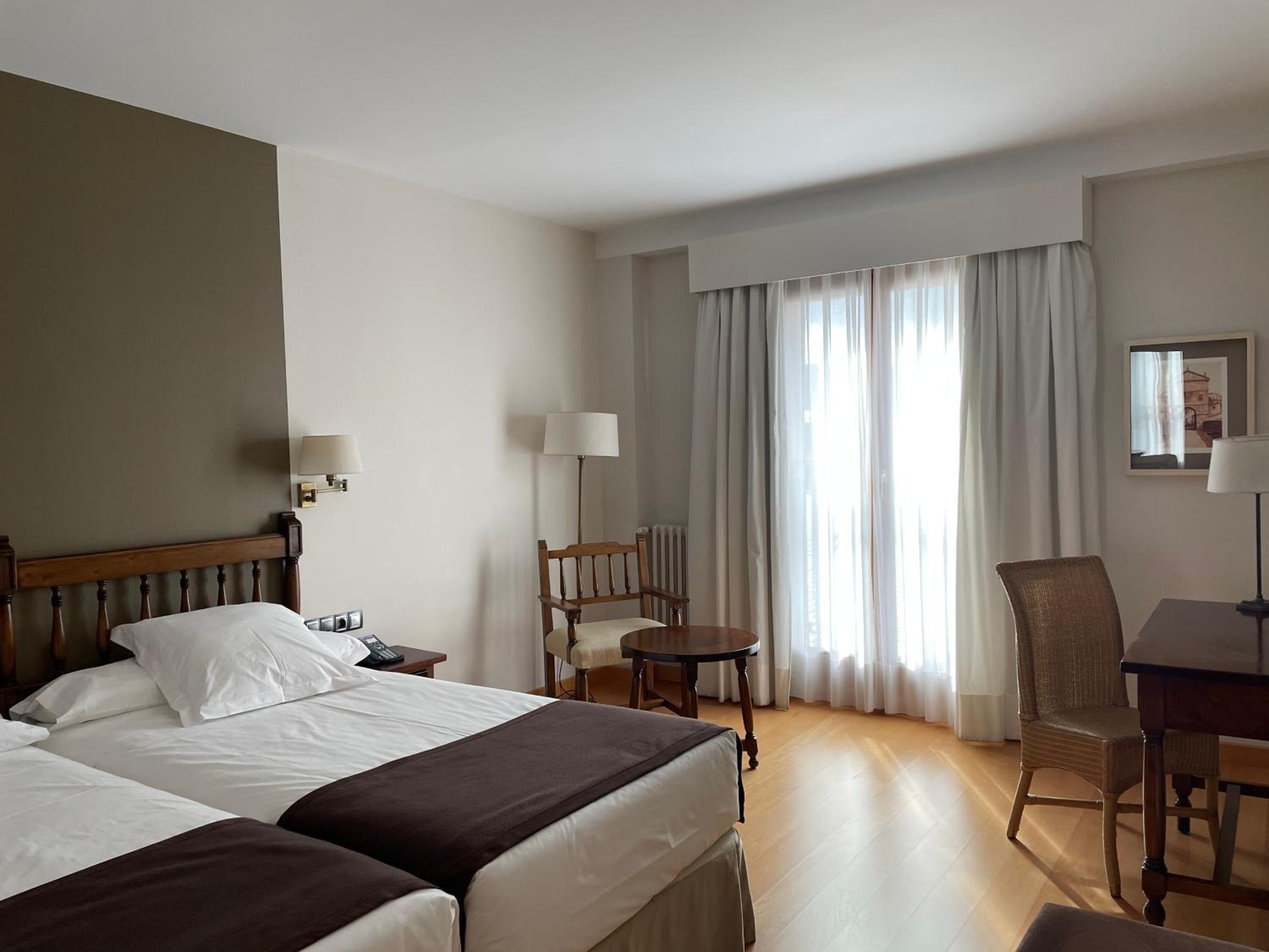 Standard Double Room - Photo 1