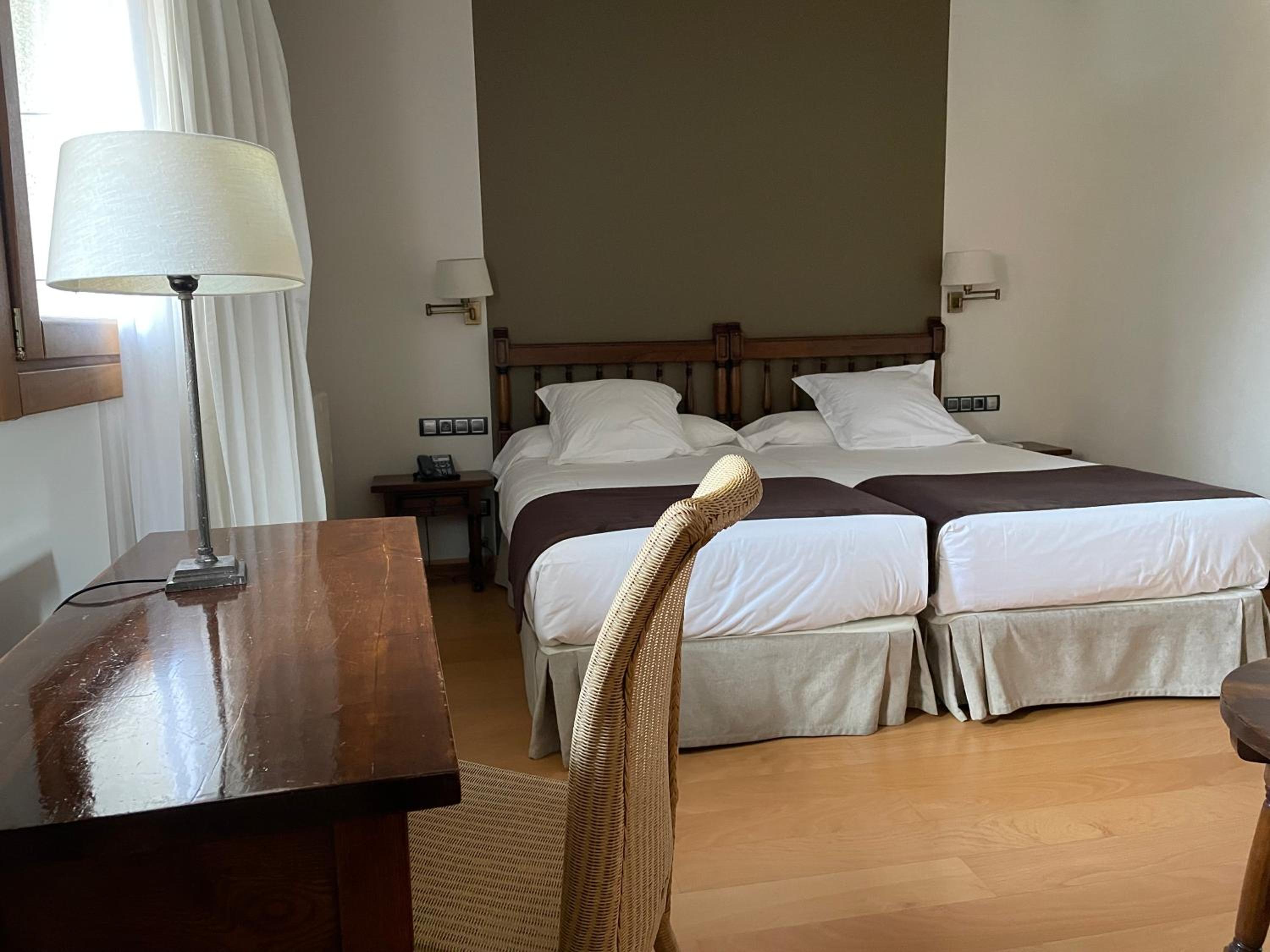 Standard Double Room - Photo 6
