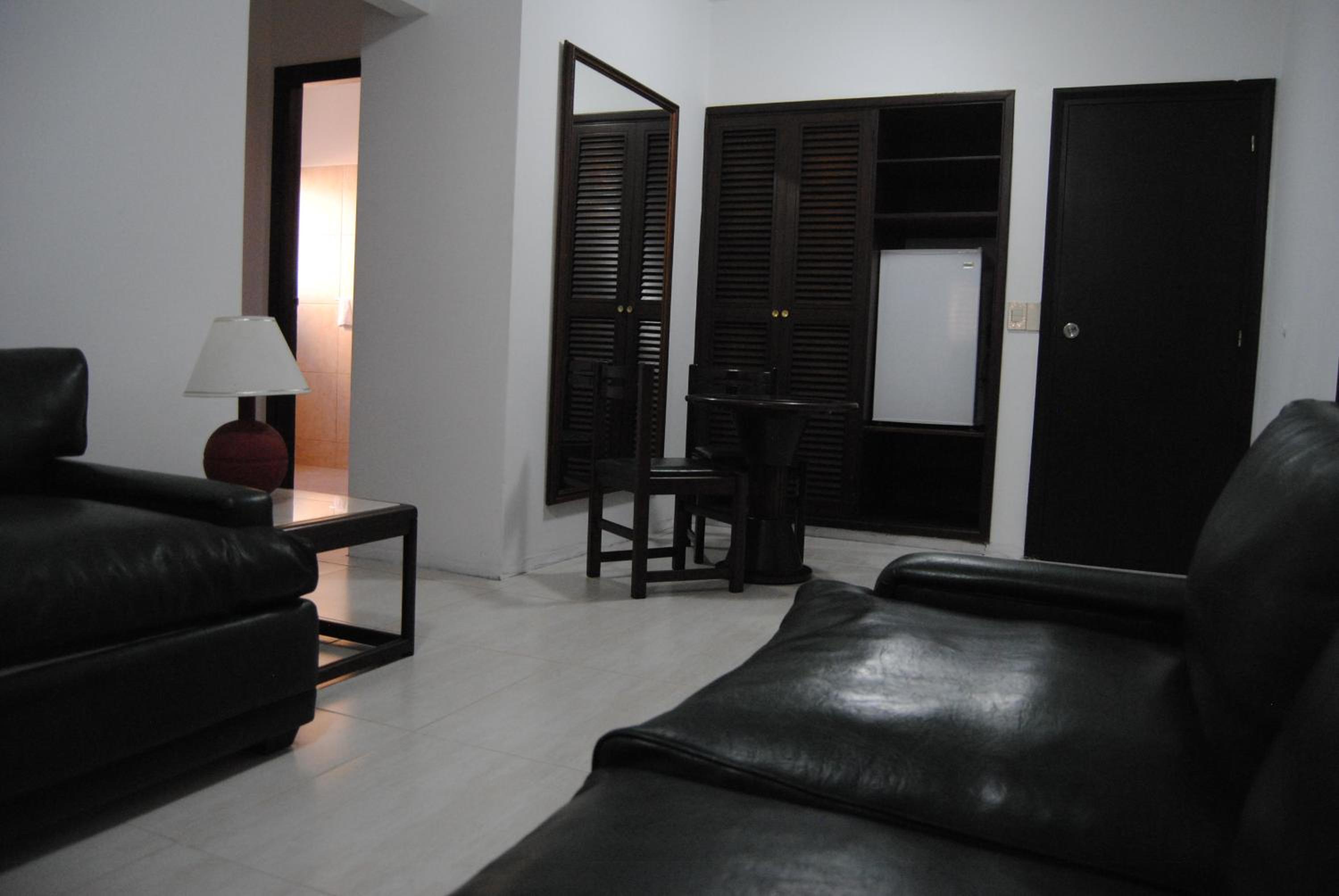 Family Room photo 3
