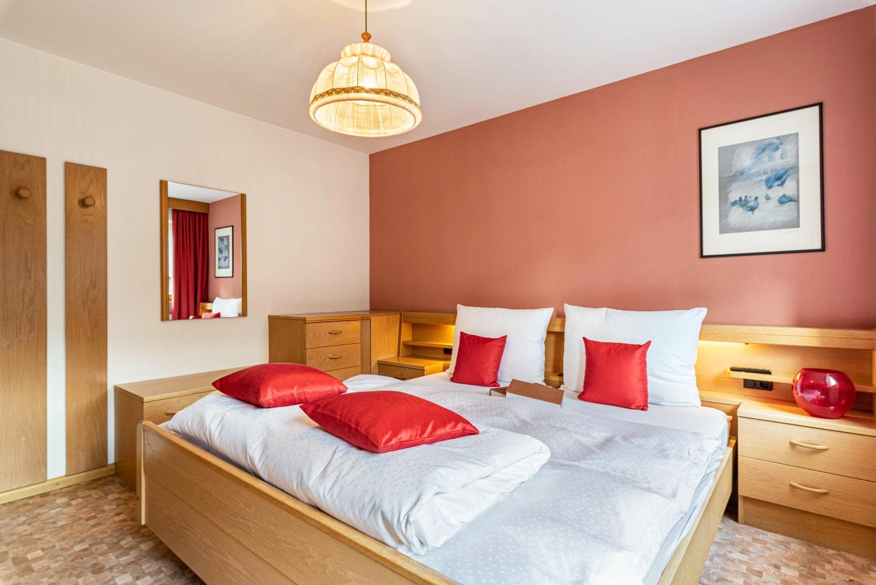 Three-Bedroom Premium Apartment with Balcony photo 2