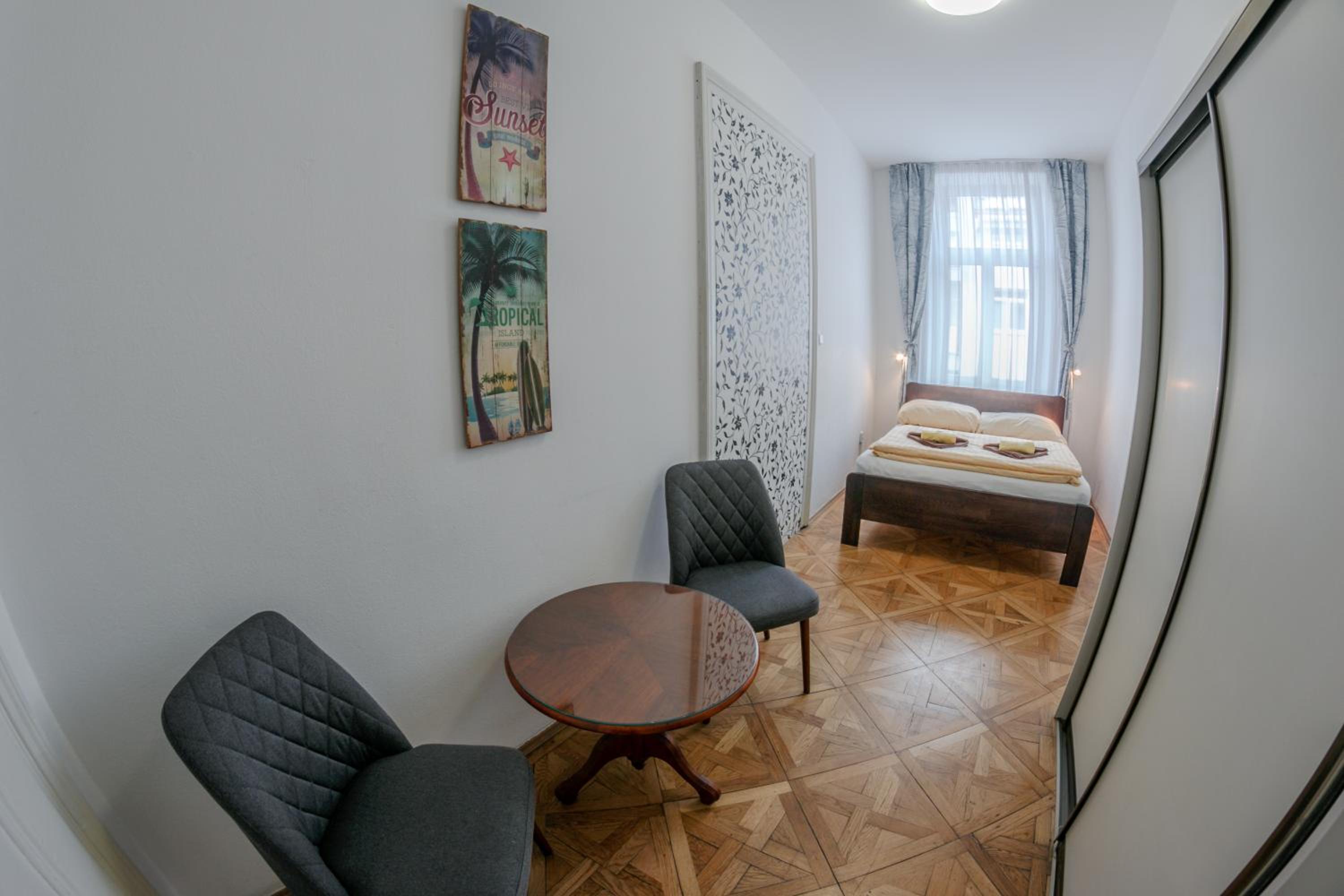 Double Room with Shared Bathroom photo 2