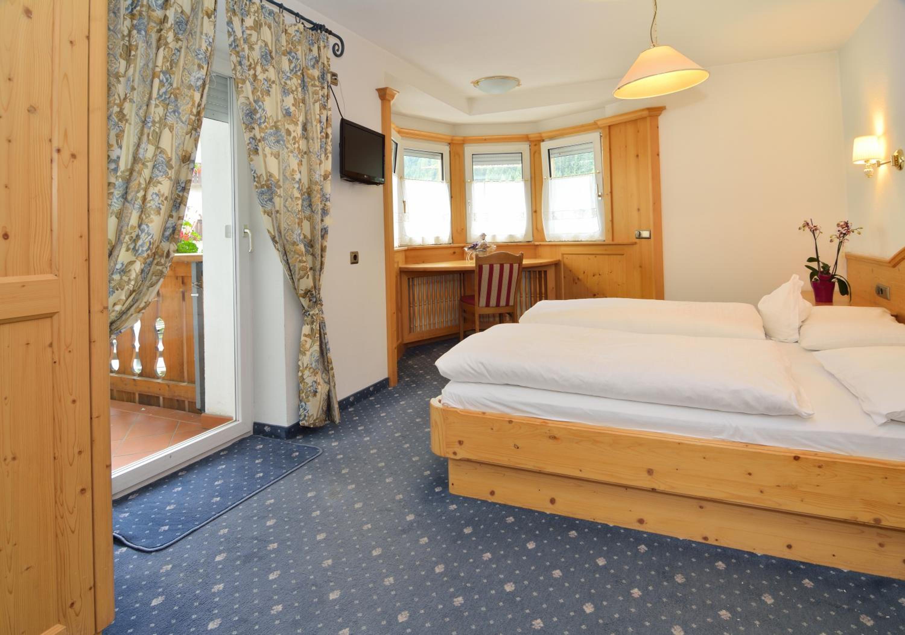 Standard Double Room - Photo 4