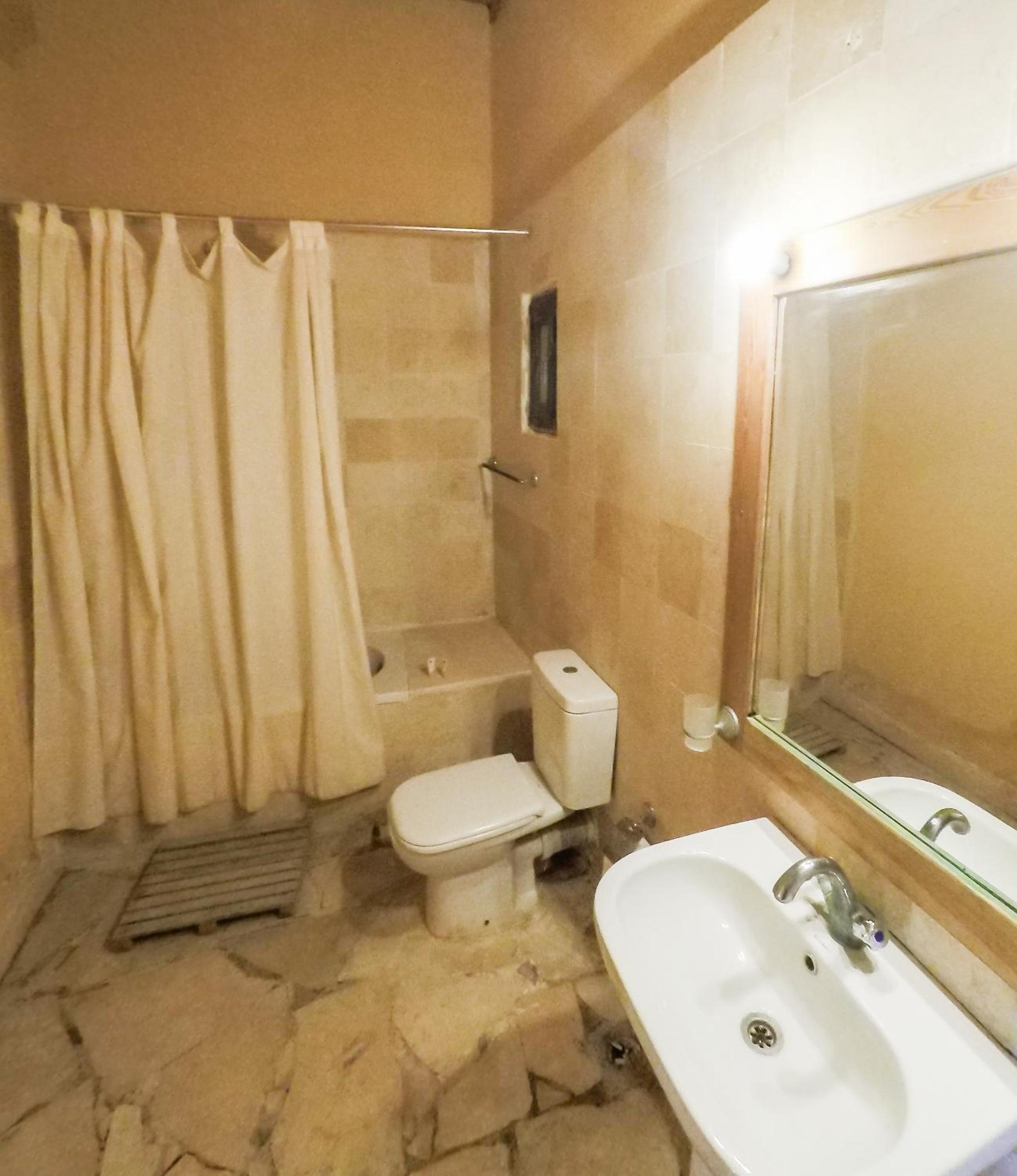 Double Room with Private Bathroom photo 3