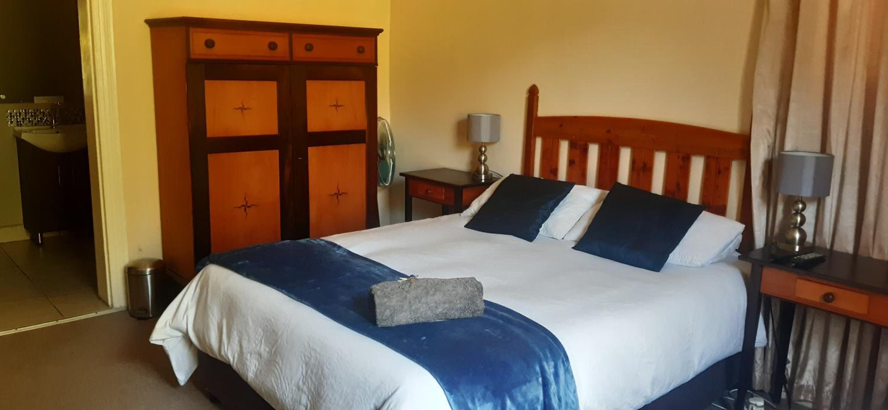 Triple Room with Bath photo 1