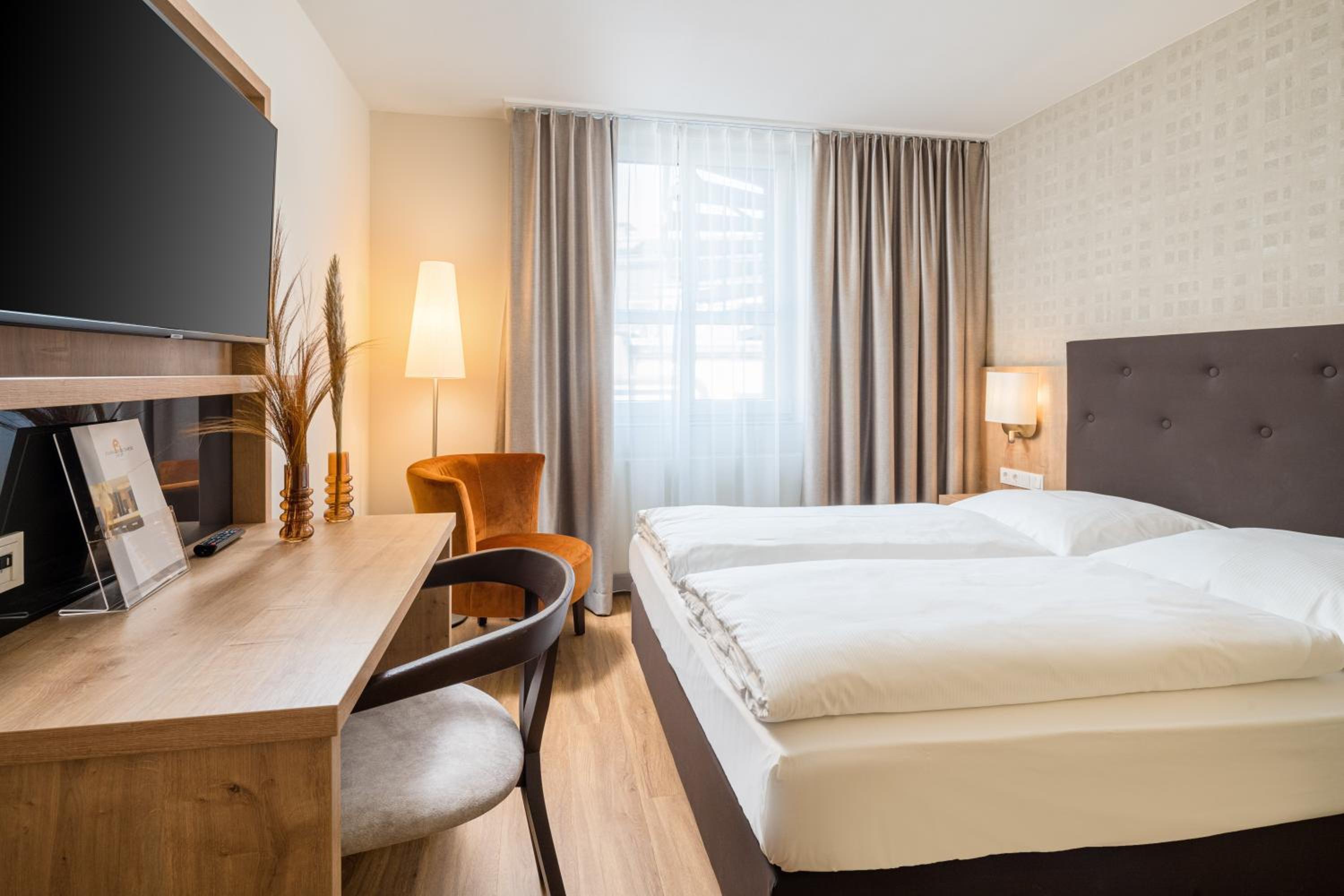 Business Double Room - Photo 6