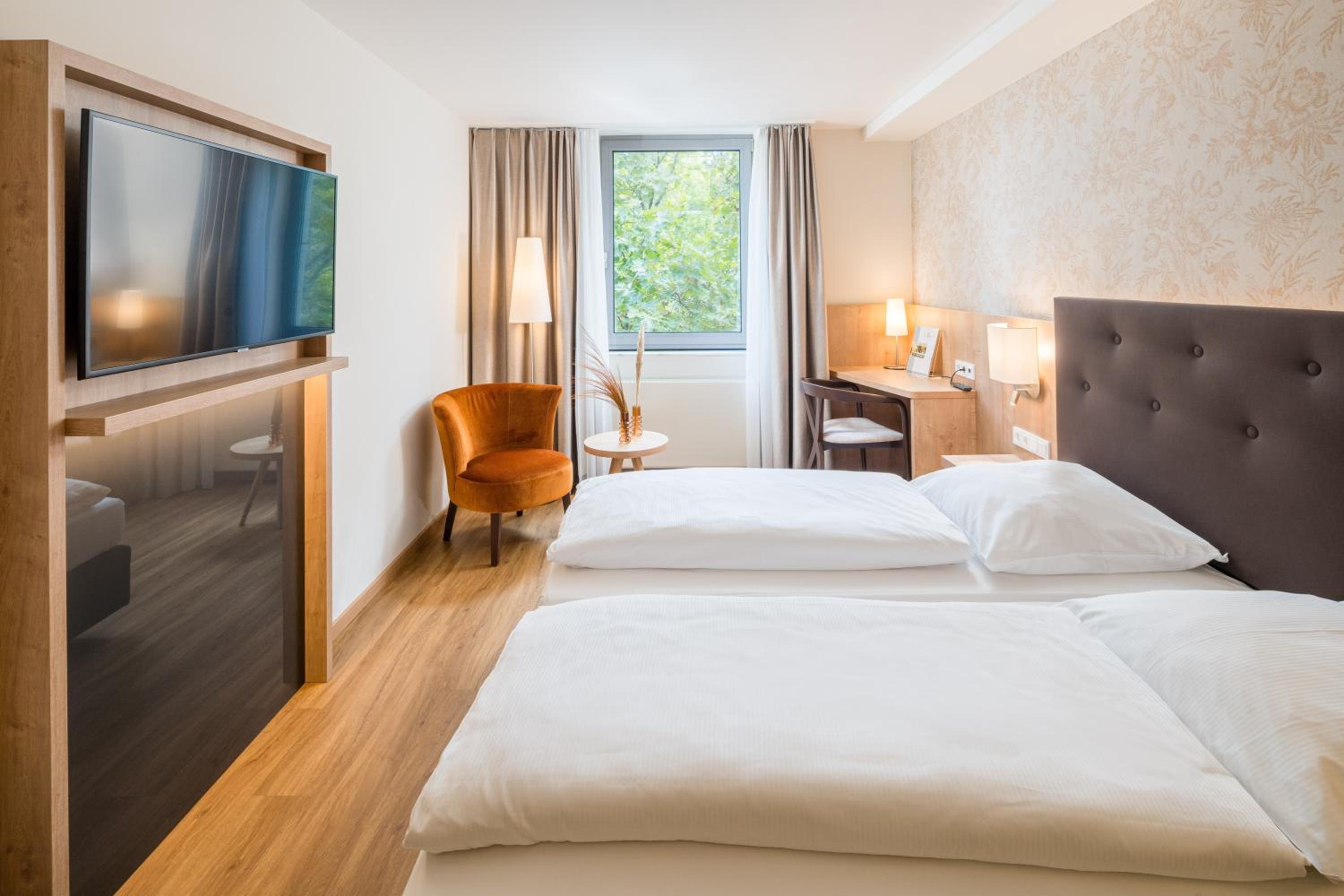 Business Double Room - Photo 5