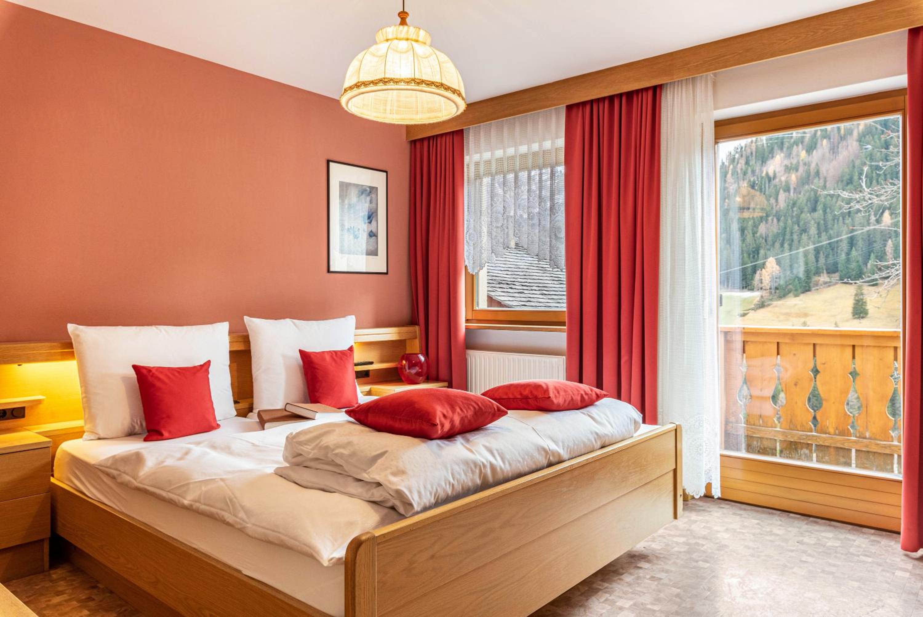 Three-Bedroom Premium Apartment with Balcony photo 1