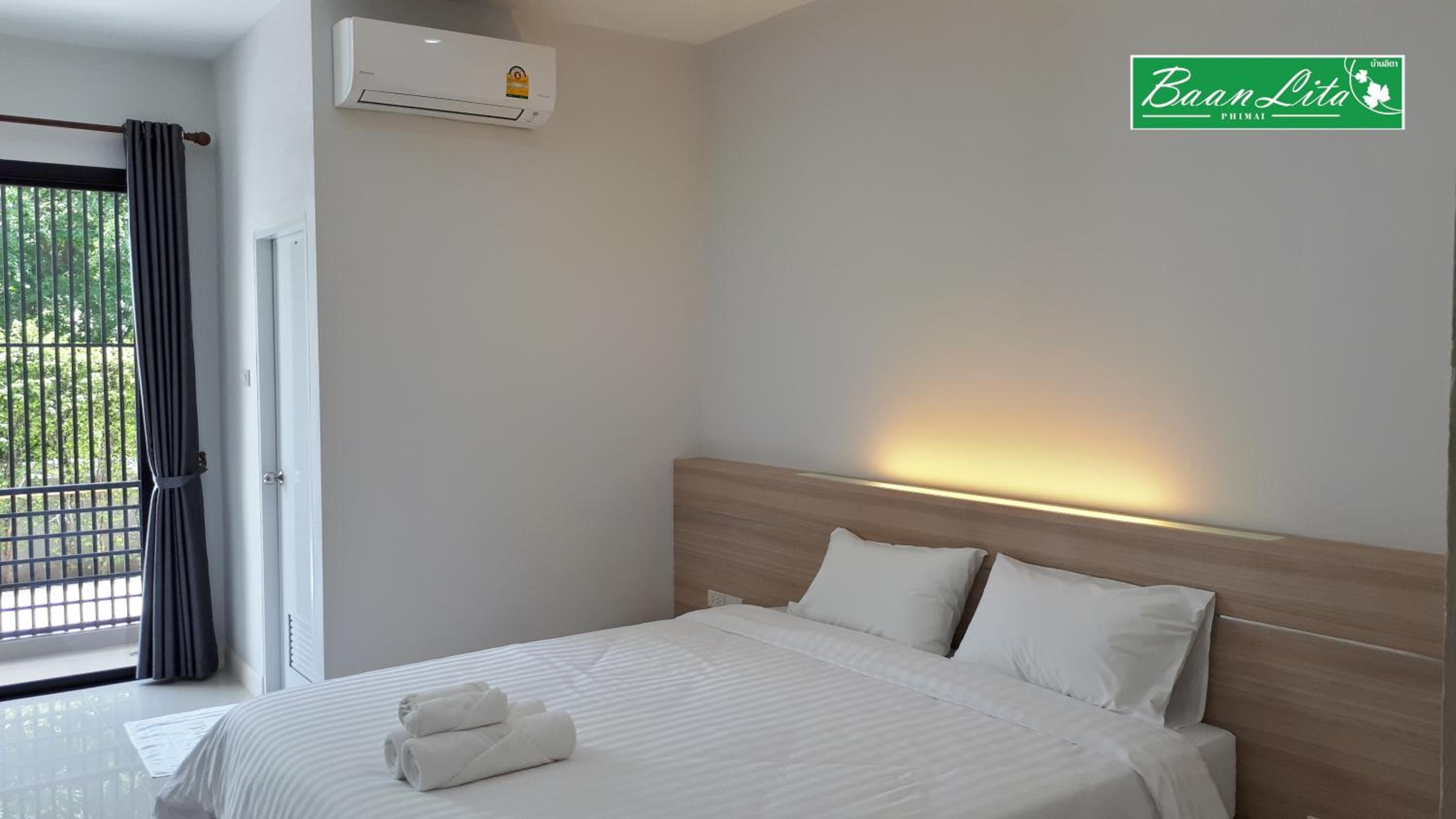 Standard King Room photo 2
