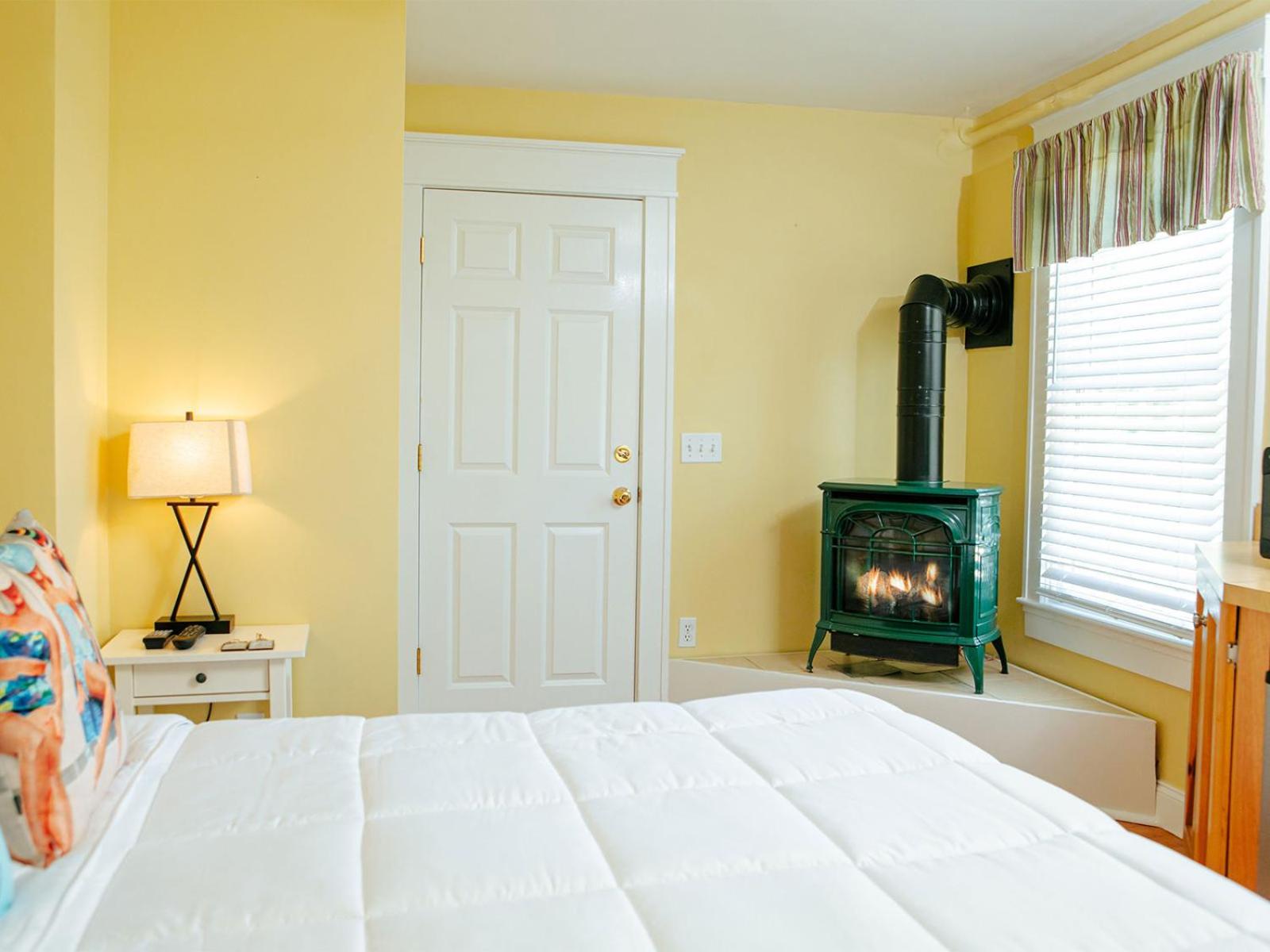Deluxe Queen Room - Photo 4