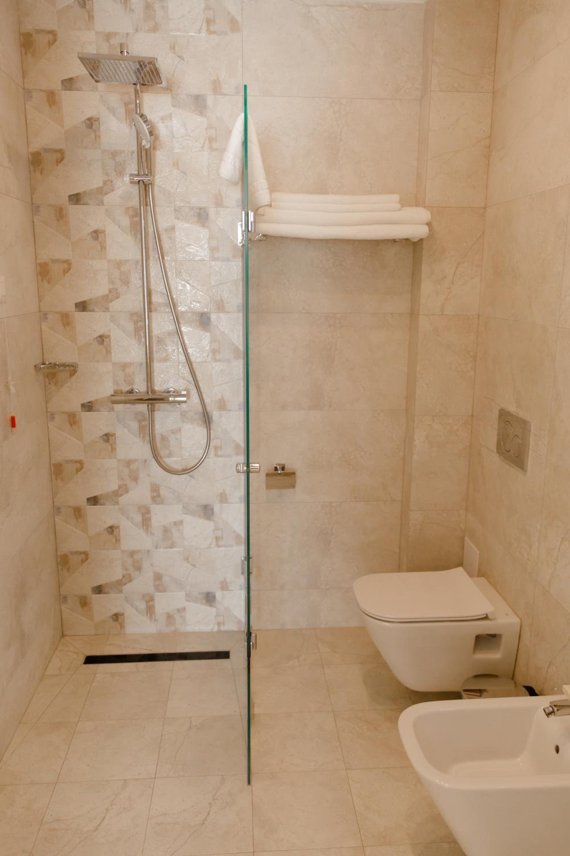 Deluxe Room - Photo 8