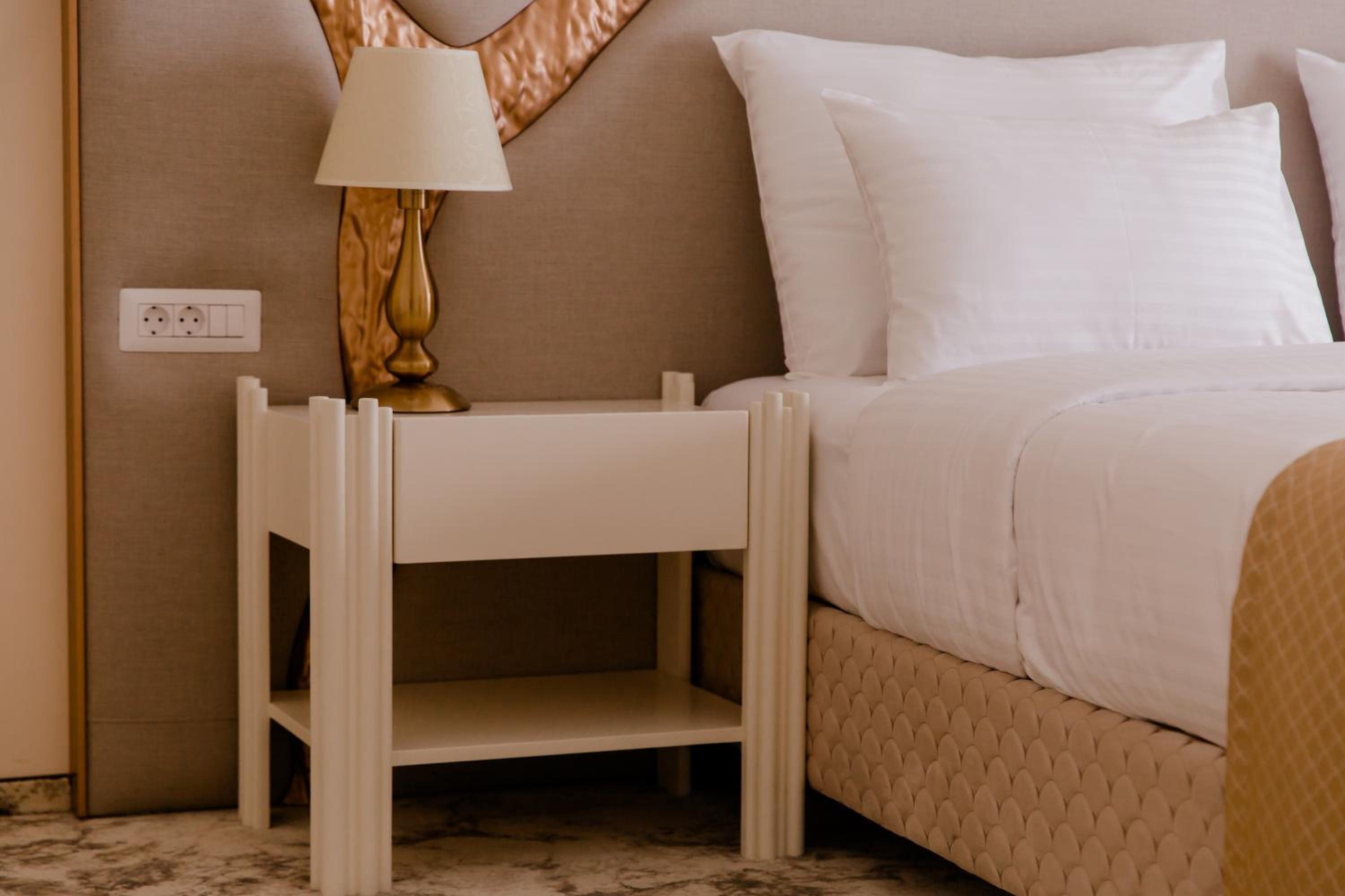 Deluxe Room - Photo 9