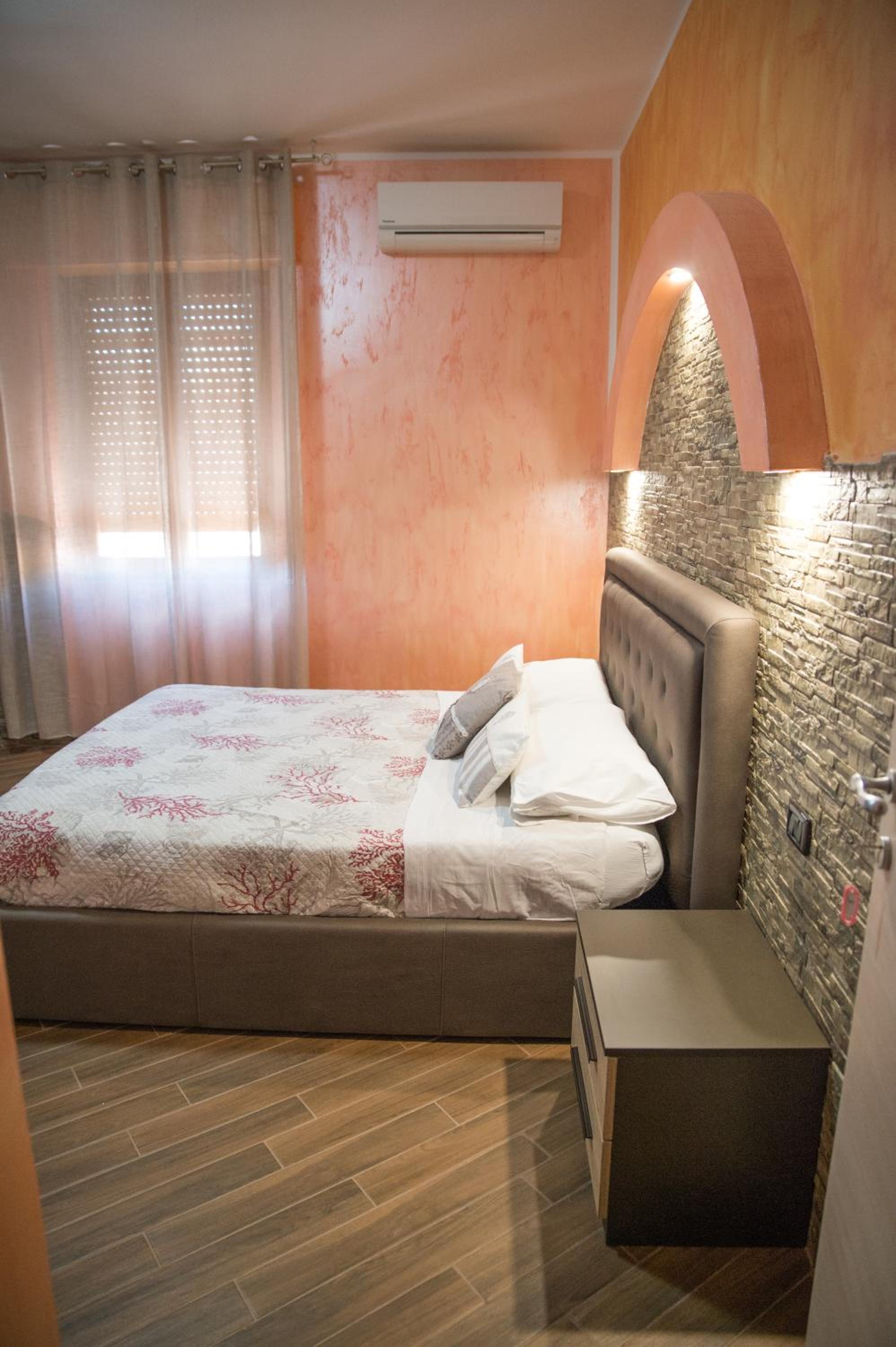 Large Double Room photo 3