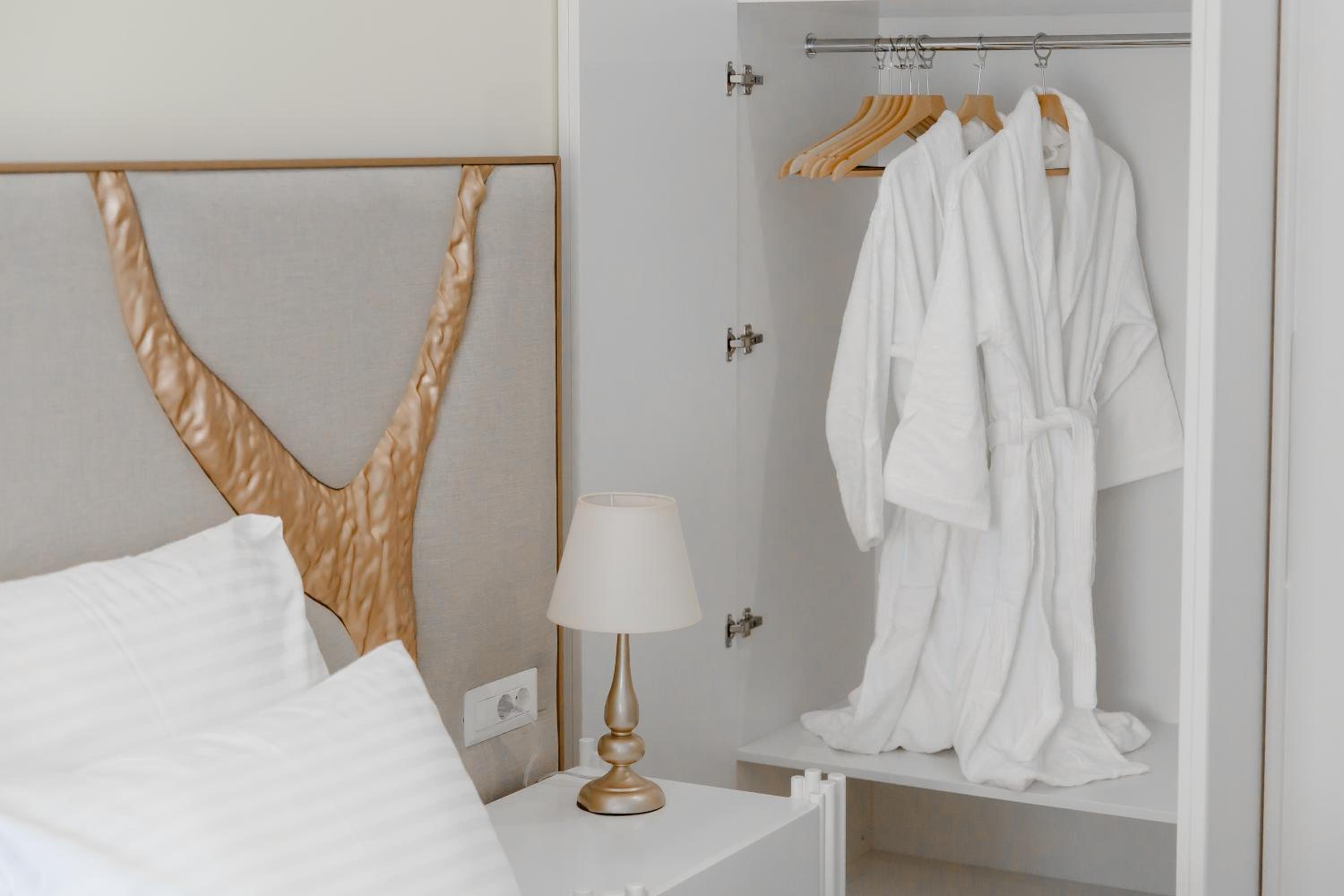 Deluxe Twin Room - Photo 7