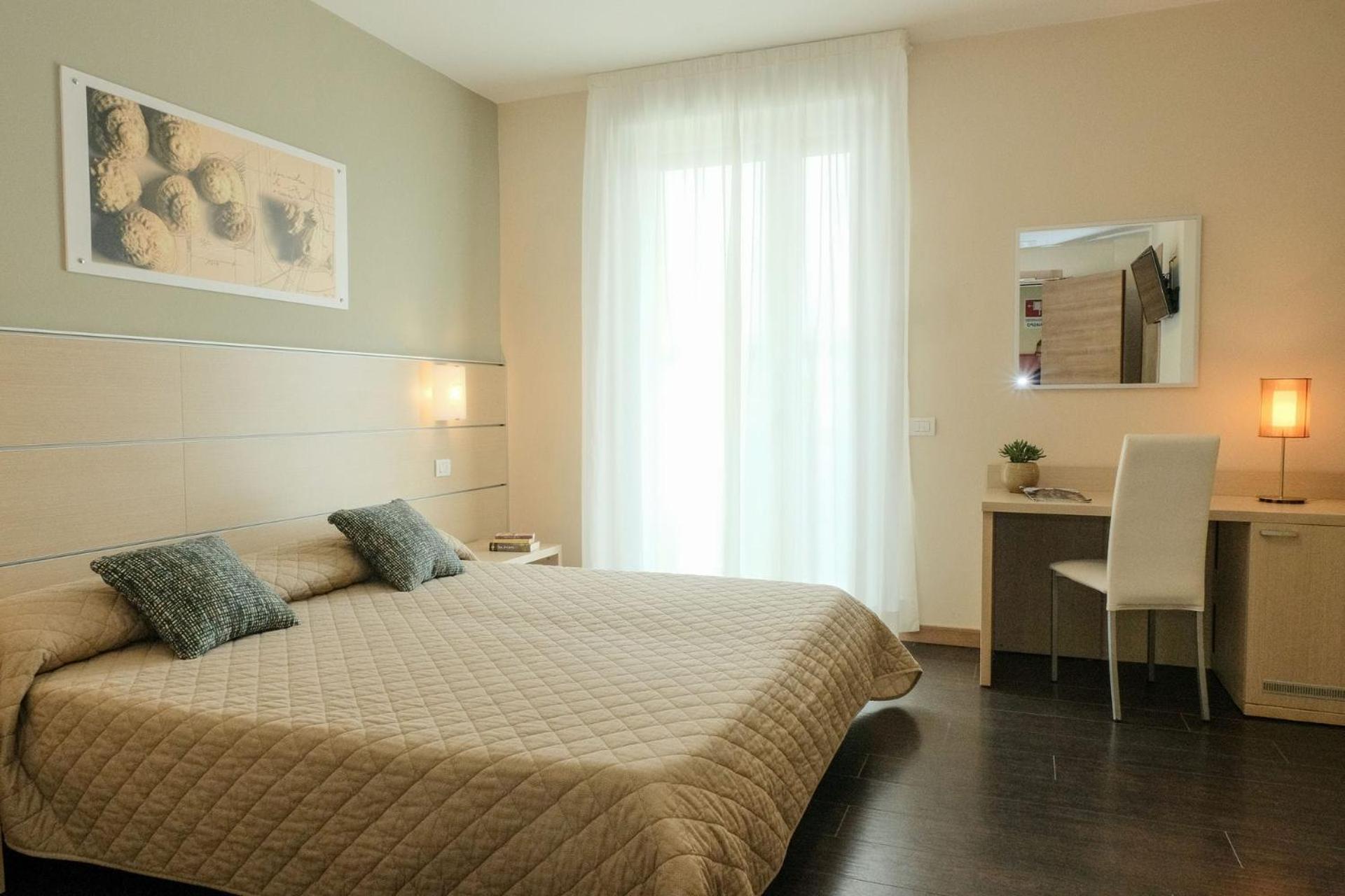 Superior Double or Twin Room with Side Sea View