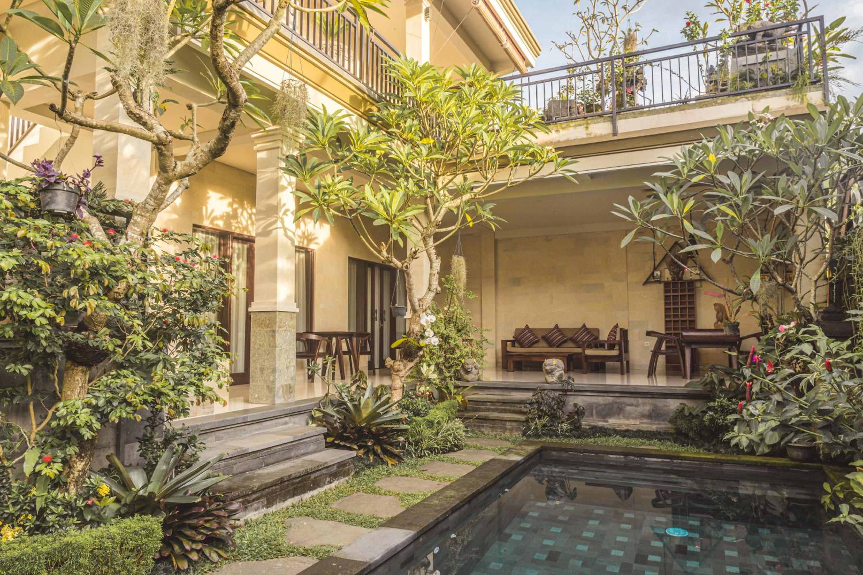 Double Room with Pool View - Photo 2