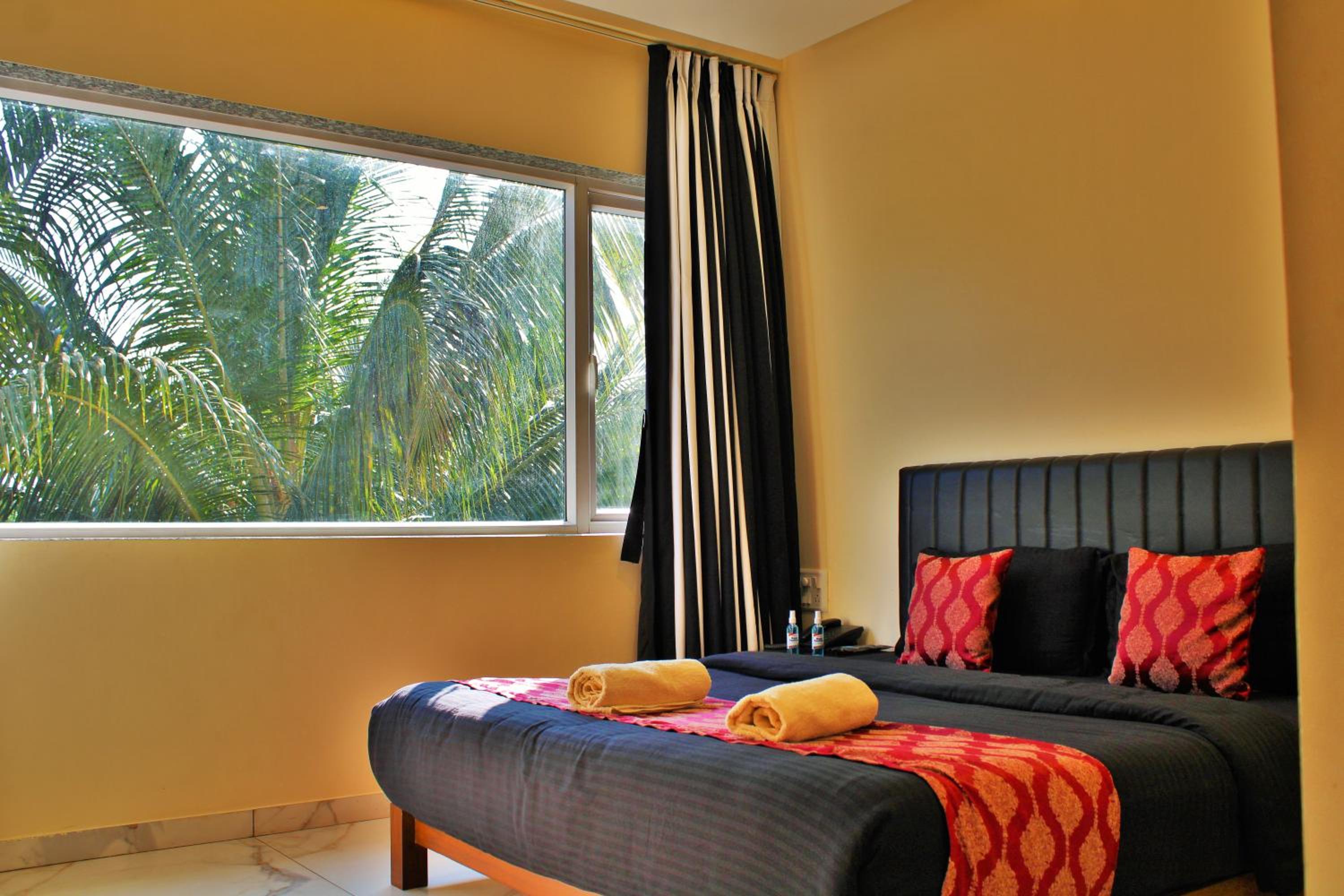 Deluxe Room - Photo 2
