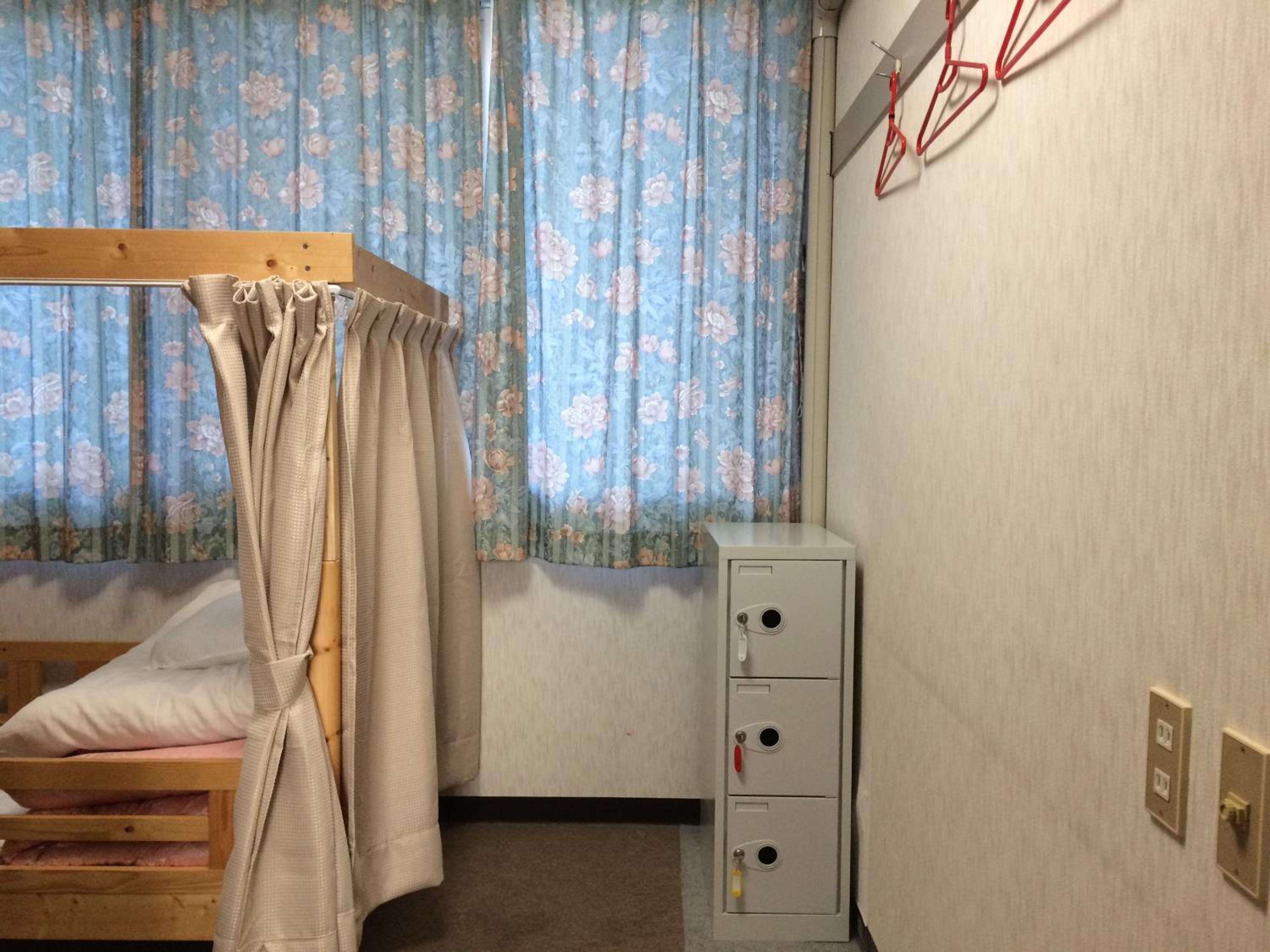 Bunk Bed in 3-Bed Female Dormitory Room photo 3