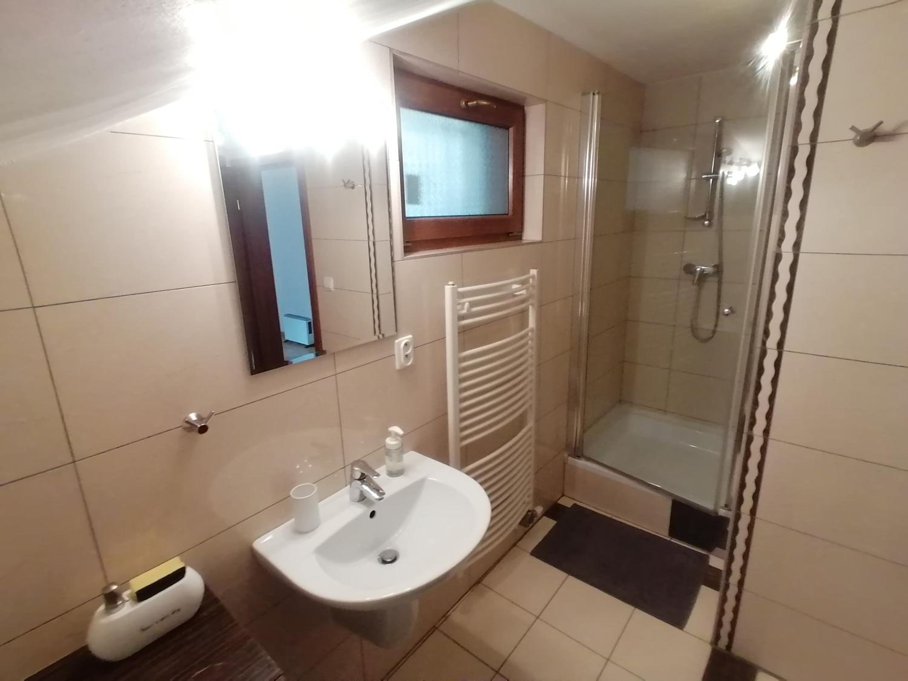 Deluxe Room - Photo 8