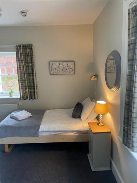 Single Room With Private Bathroom photo 3