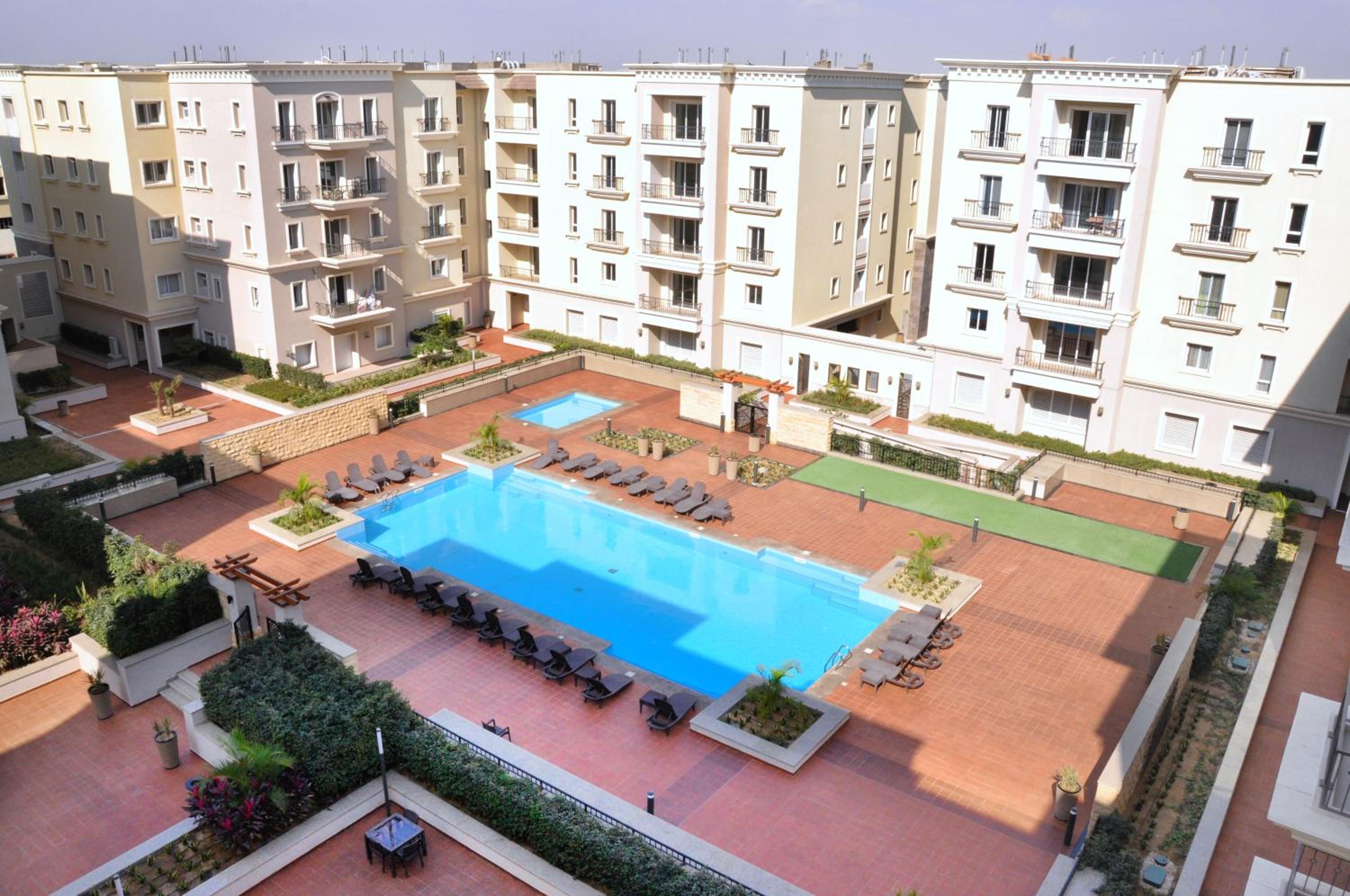 Apartment with Pool View  photo 3